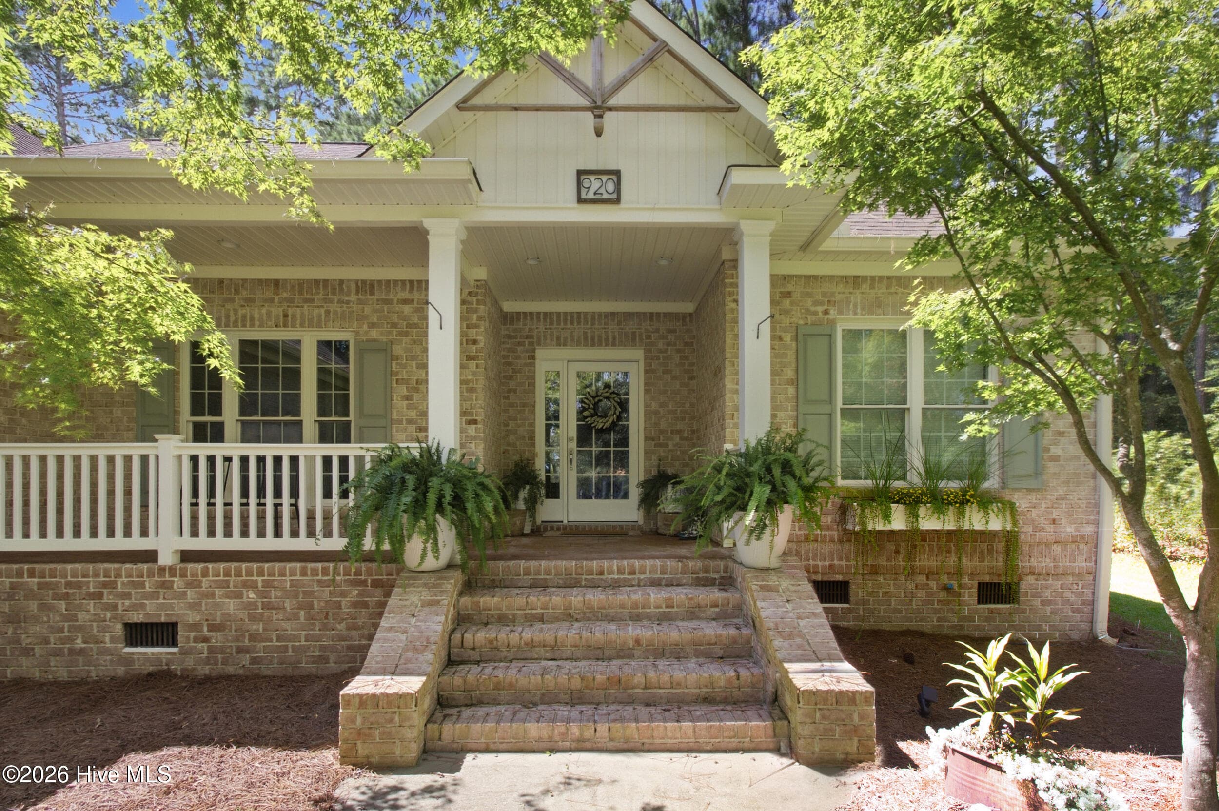 Front - 920 Crooked Creek Drive, New Bern, NC 28560