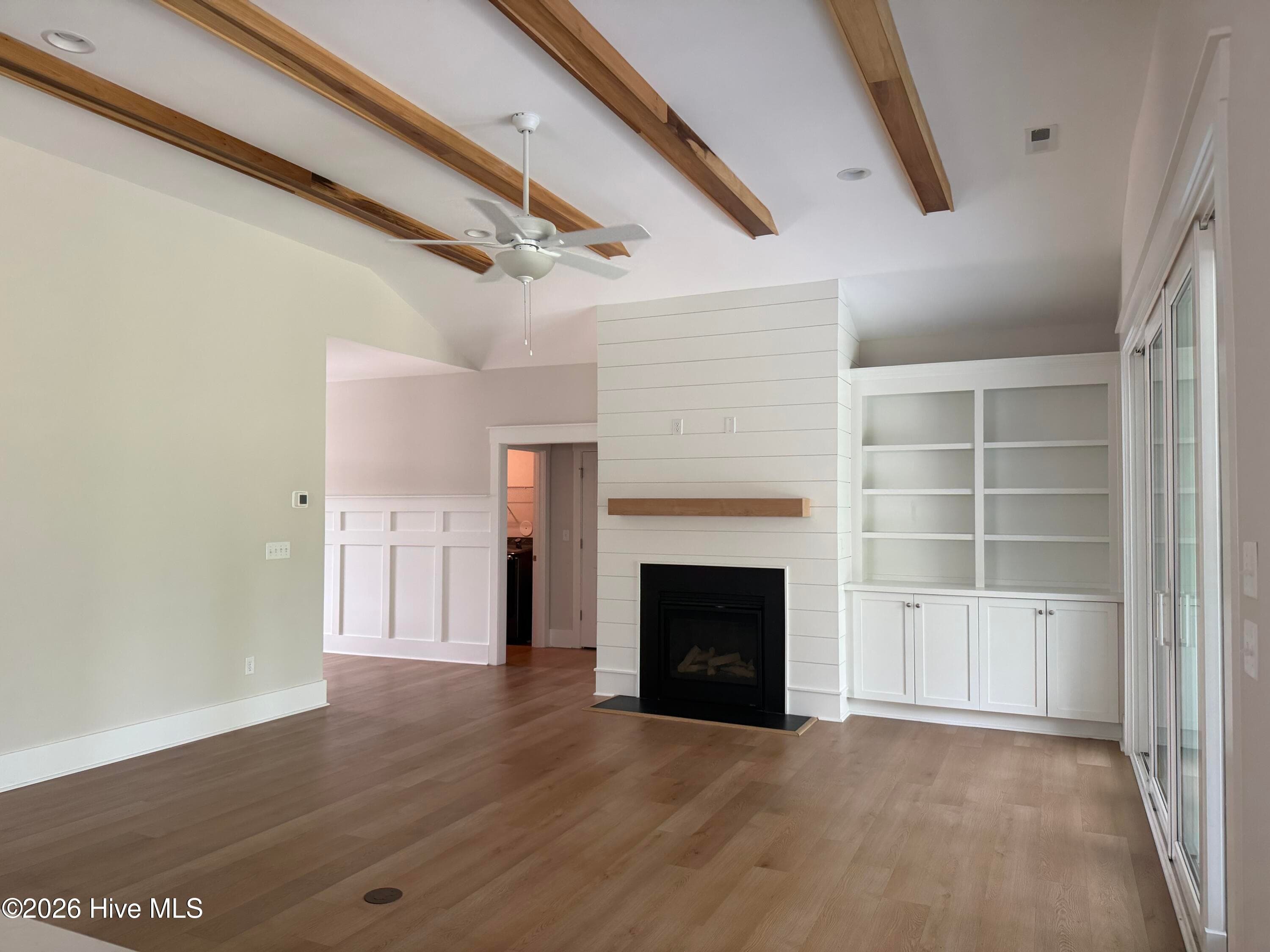 Natural light - 2528 Lakeside Circle, Wilmington, NC 28401