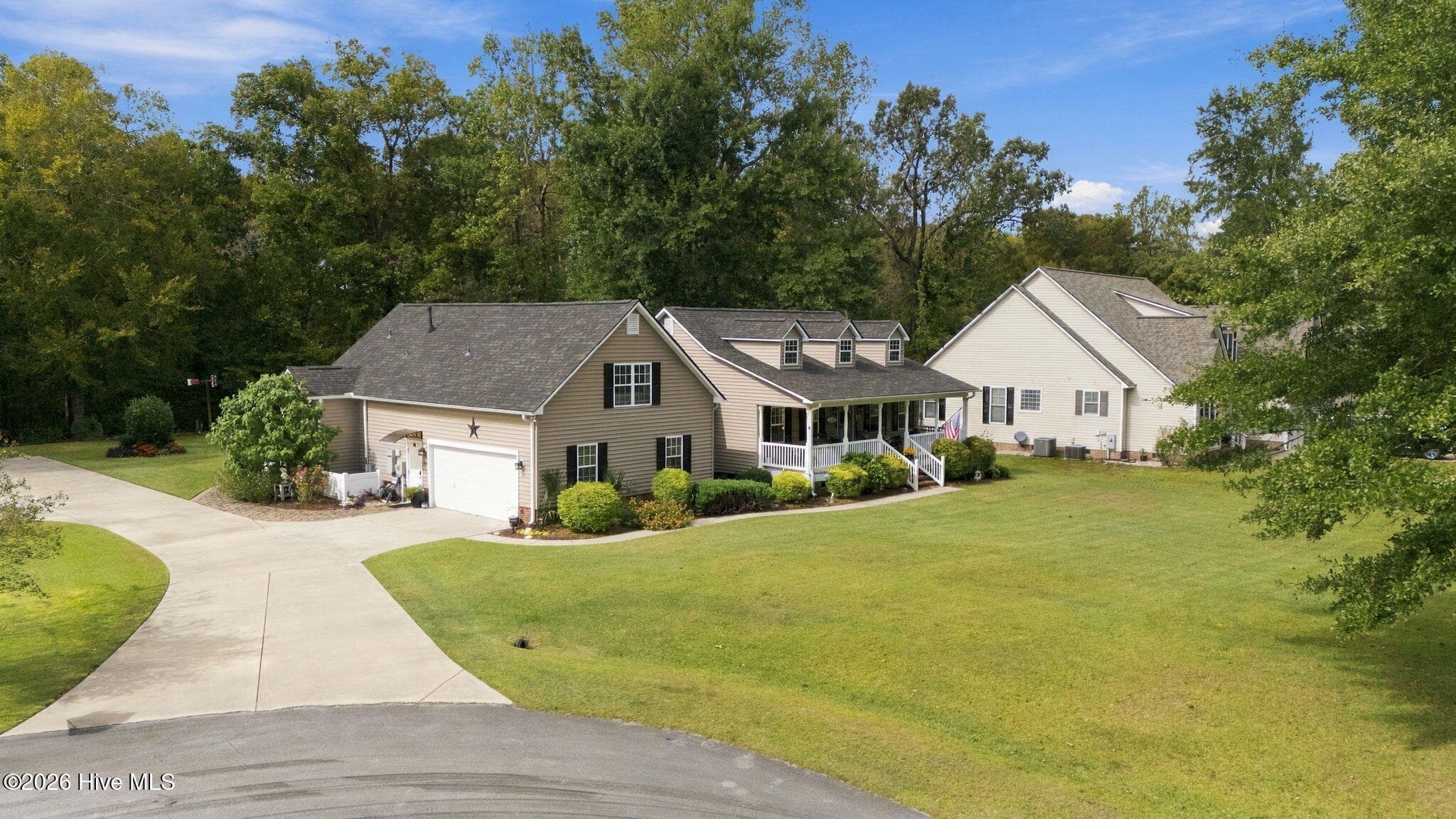 Single Family Residence at 100 Fern Court, New Bern, NC 28562, photo 4 of 53