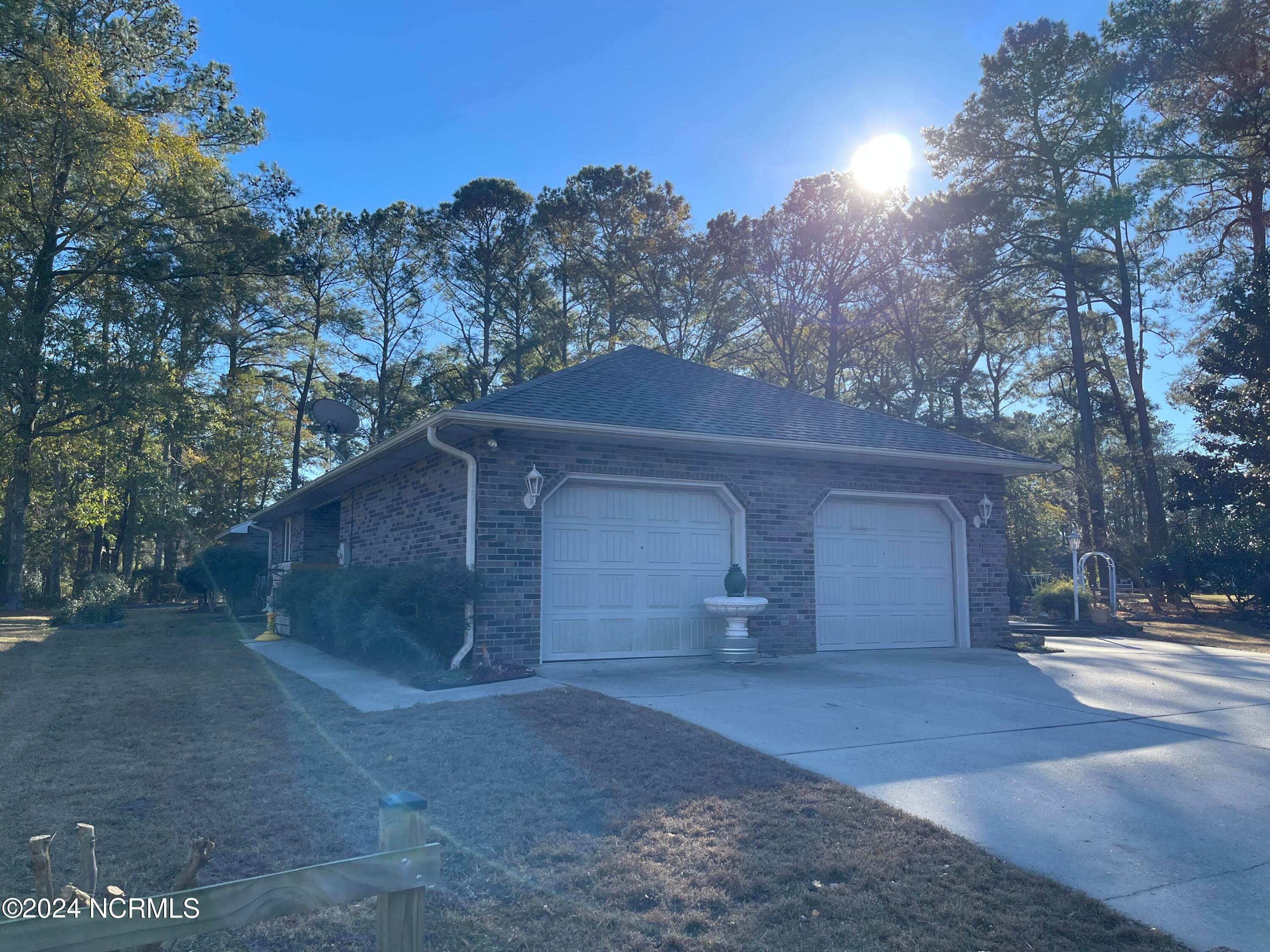 Single Family Residence at 7 Putter Place, Carolina Shores, NC 28467, photo 2 of 26