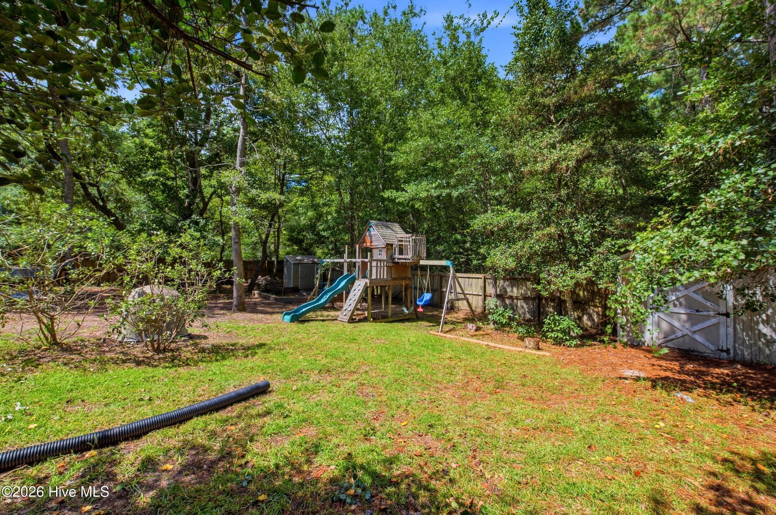 Single Family Residence at 122 Pond View Circle, Hampstead, NC 28443, photo 39 of 43