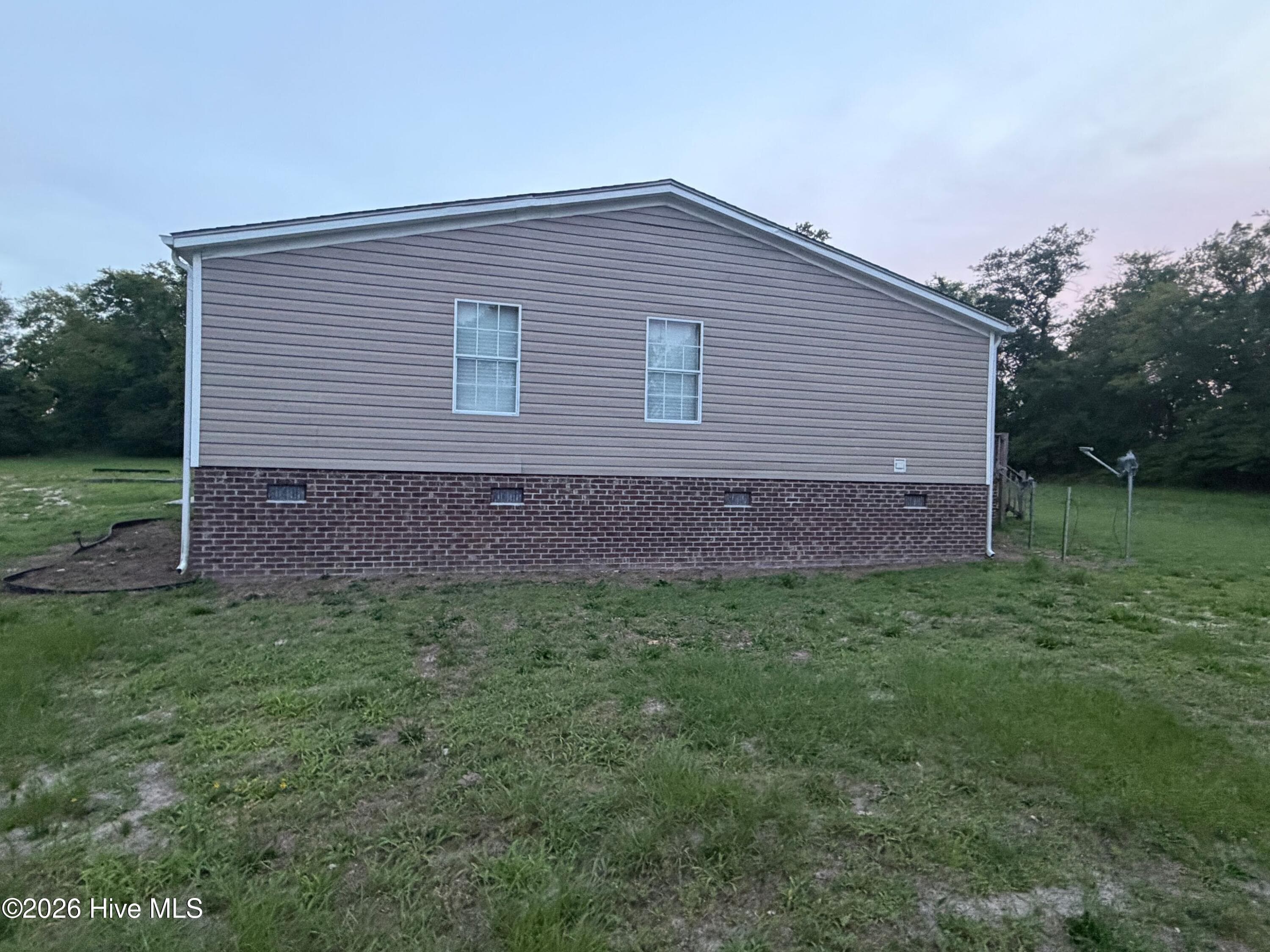 Manufactured Home at 1110 E Northern Boulevard, Tarboro, NC 27886, Tarboro, photo 3 of 37