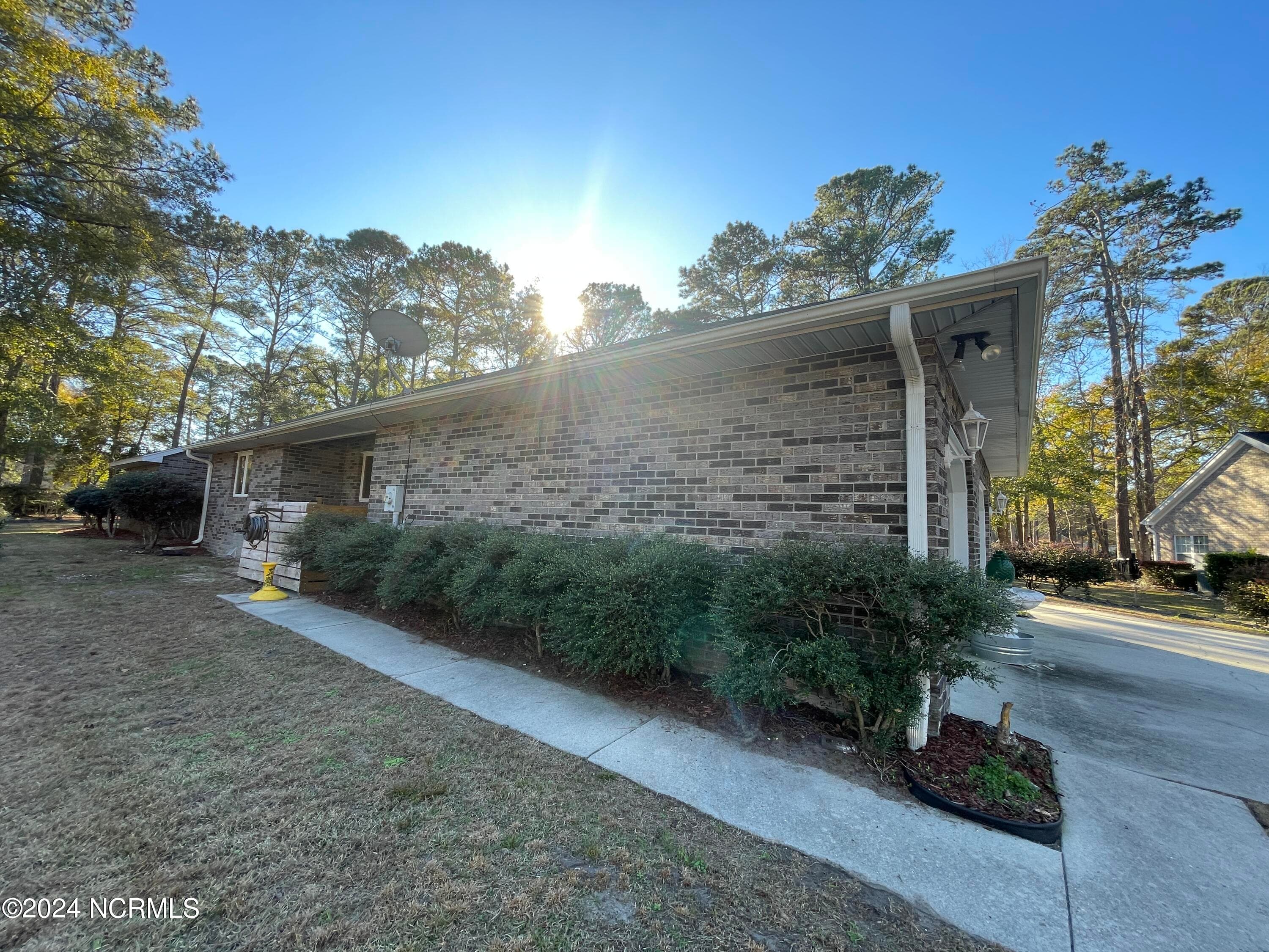 Single Family Residence at 7 Putter Place, Carolina Shores, NC 28467, photo 9 of 26
