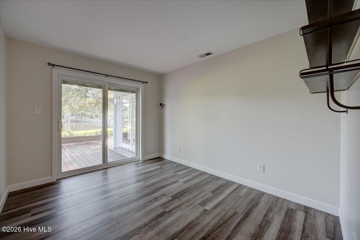 Single Family Residence at 5724 Gondolier Drive, New Bern, NC 28560, New Bern, photo 37 of 59
