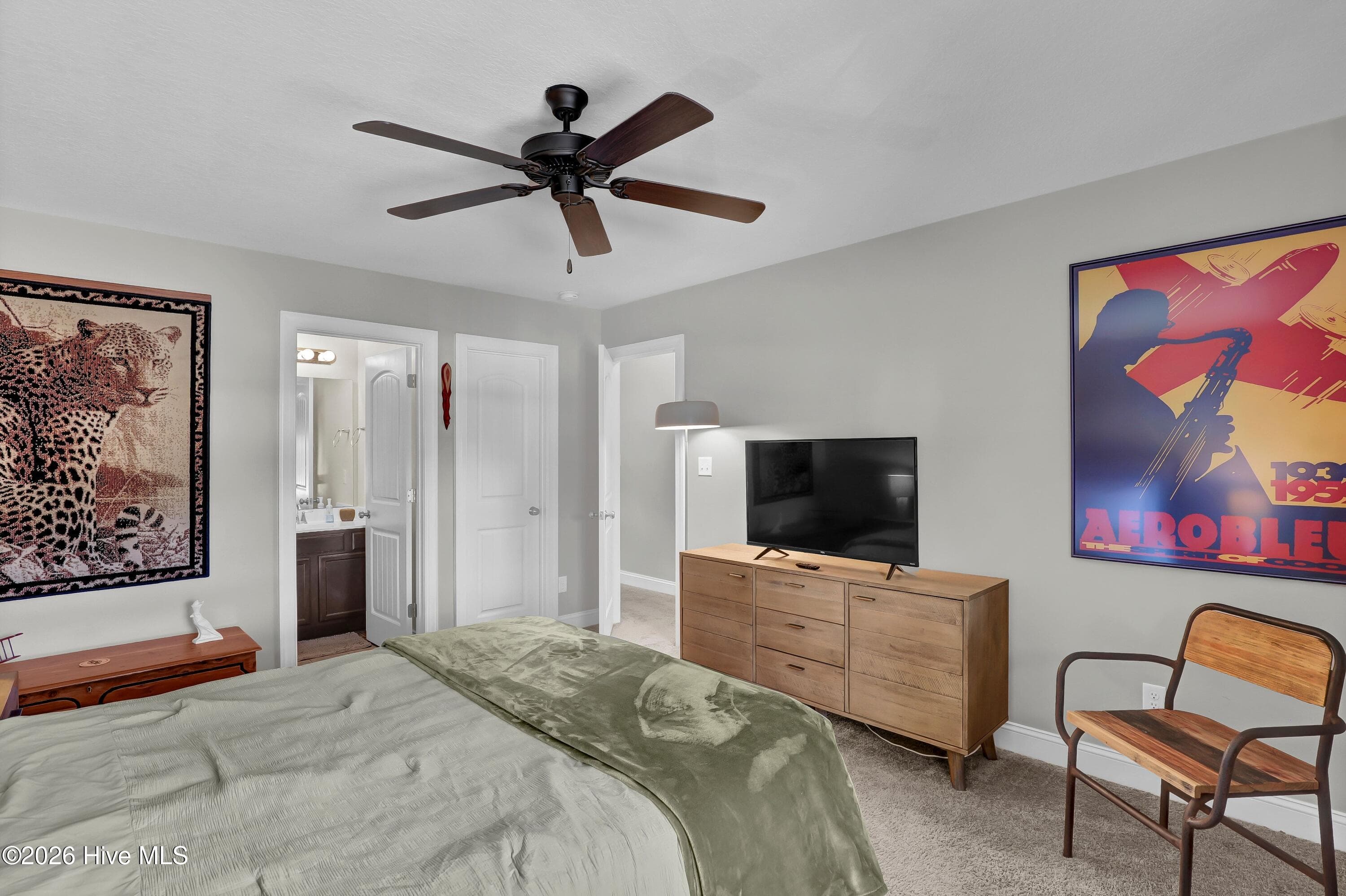 Townhouse at 123 W Murrow Lane, Jacksonville, NC 28546, photo 12 of 25