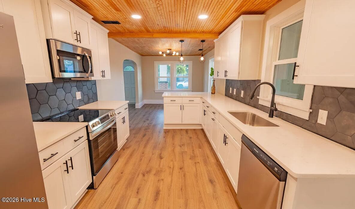 Single Family Residence at 1109 S 9th Street, Wilmington, NC 28401, photo 9 of 42