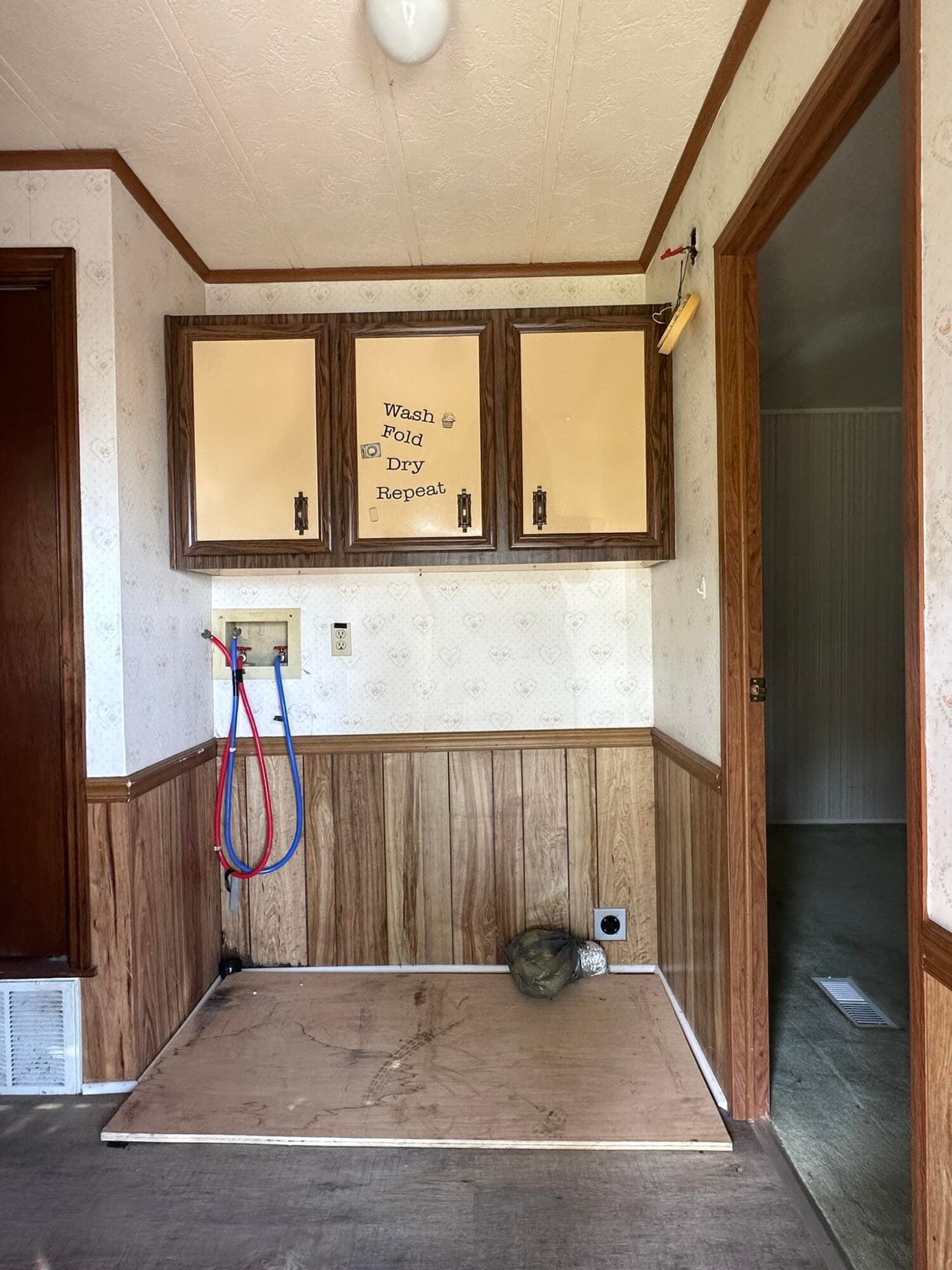 Laundry Nook - 2444 Tobacco Road, Hephzibah, GA 30815