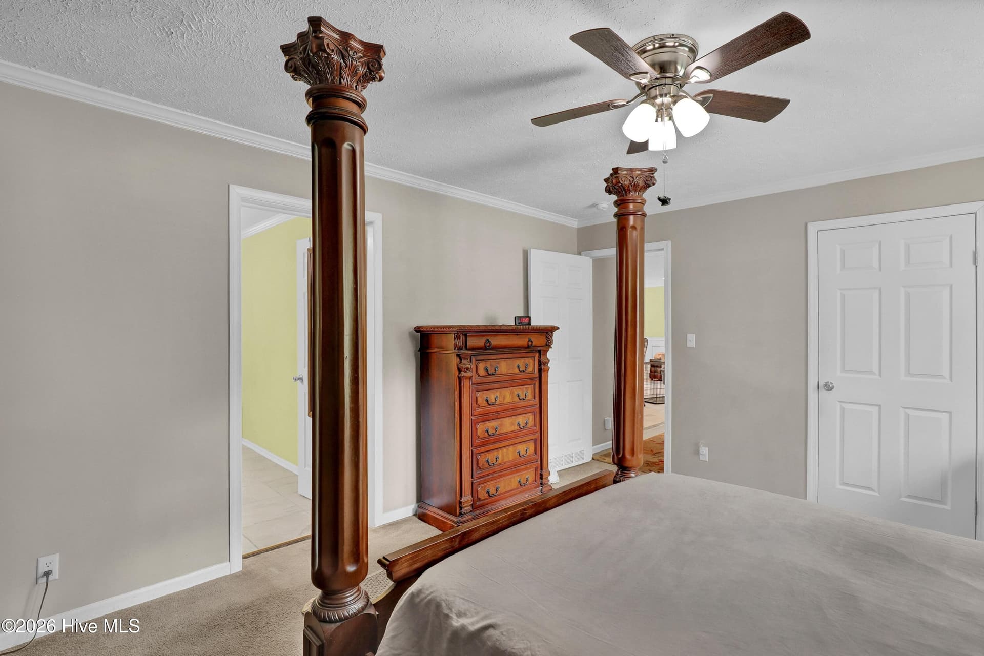 Manufactured Home at 570 King Drive, Hampstead, NC 28443, photo 13 of 40