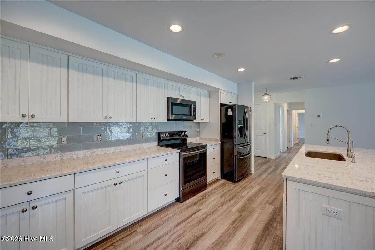 Single Family Residence at 5724 Gondolier Drive, New Bern, NC 28560, New Bern, photo 14 of 59