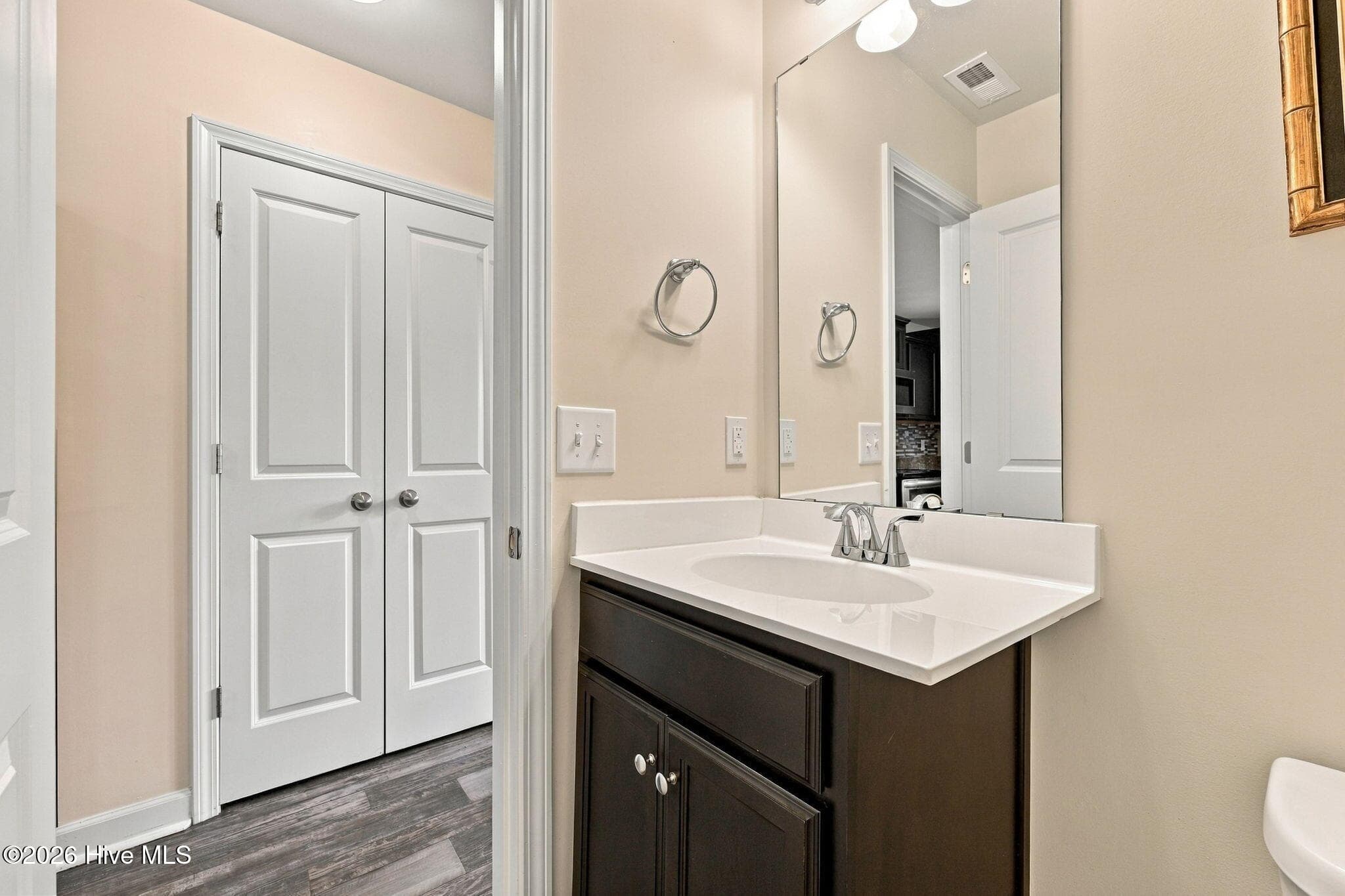 Single Family Residence at 337 James Hedrick Court, Jacksonville, NC 28540, photo 18 of 61