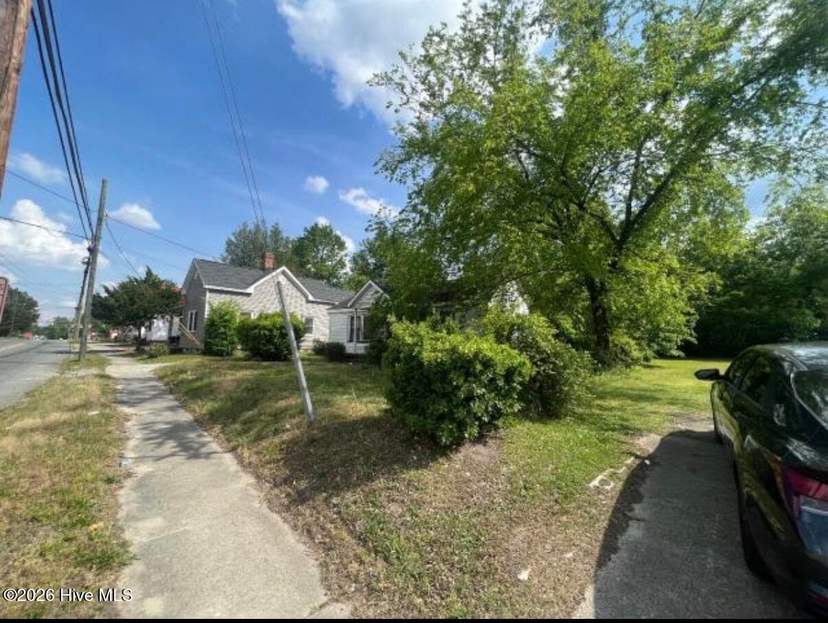 Single Family Residence at 440 E Elm Street, Goldsboro, NC 27530, photo 4 of 8