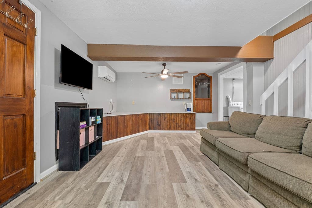 Residential at 4187 W Old Murphy Road, Franklin, NC 28734, Franklin, photo 3 of 5