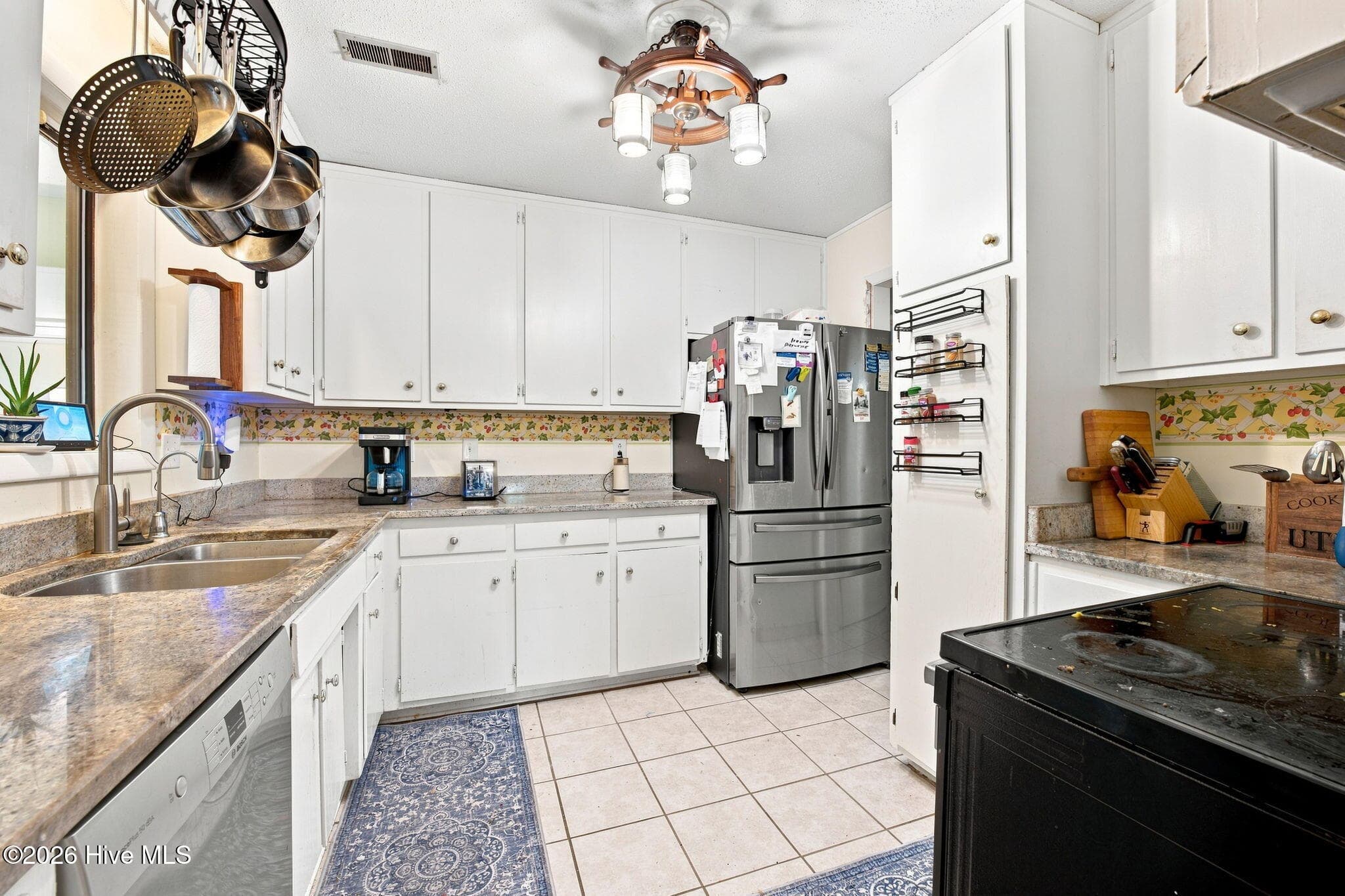 Single Family Residence at 1210 Pelican Drive, New Bern, NC 28560, photo 6 of 48