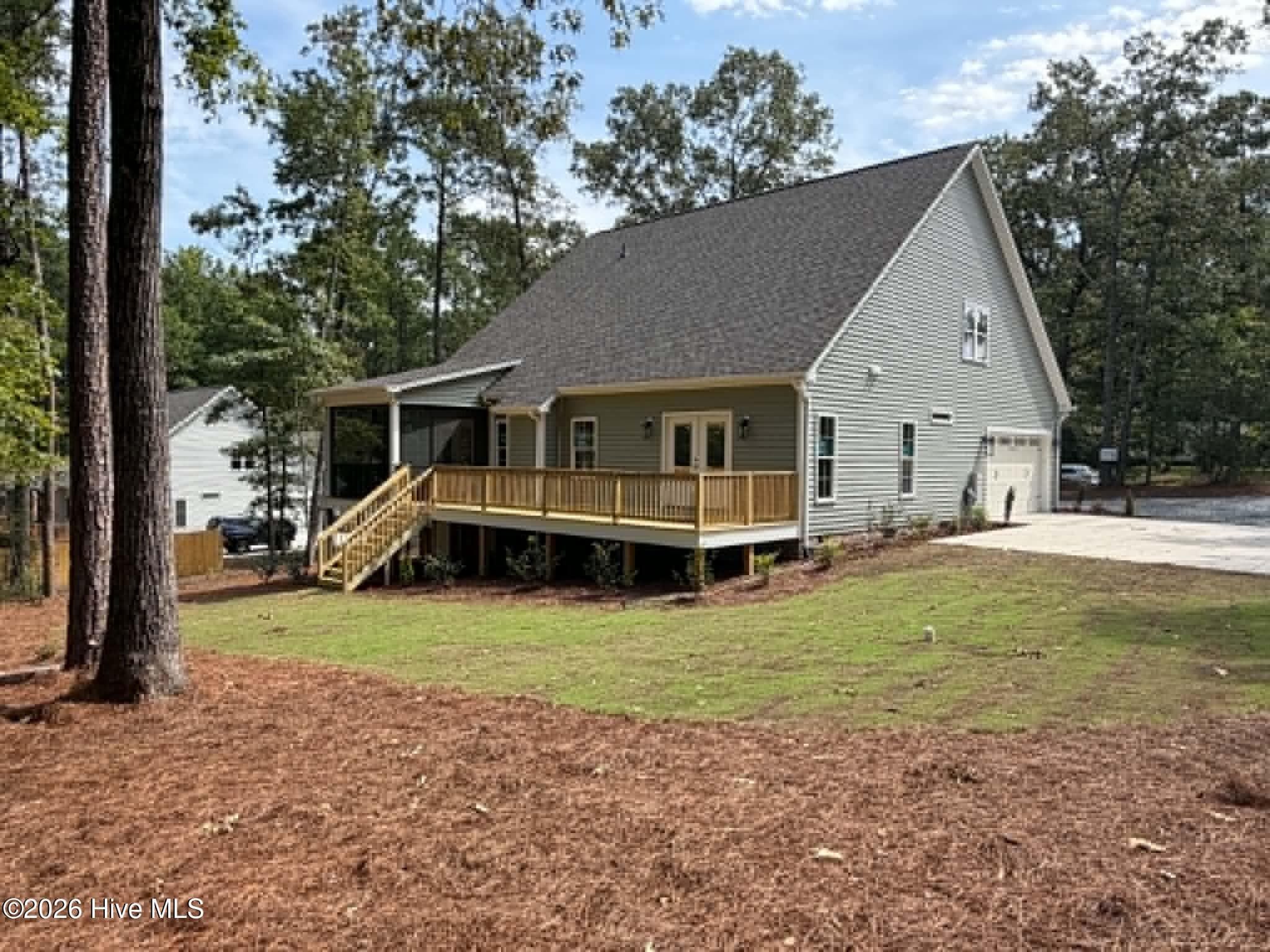 Single Family Residence at 380 Michael Road, Whispering Pines, NC 28327, photo 20 of 115