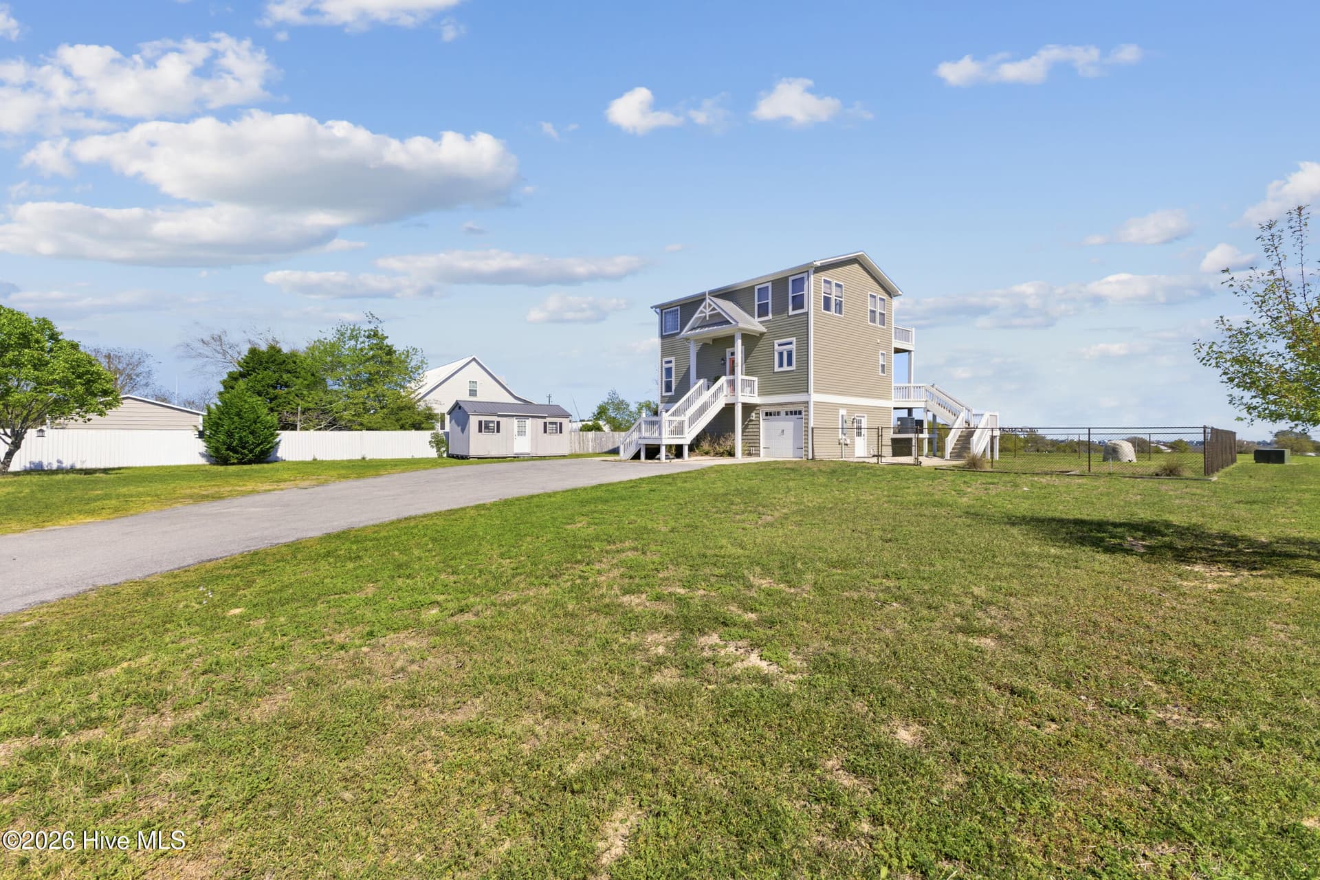 Single Family Residence at 345 Twin Oaks Drive, Hampstead, NC 28443, photo 5 of 50