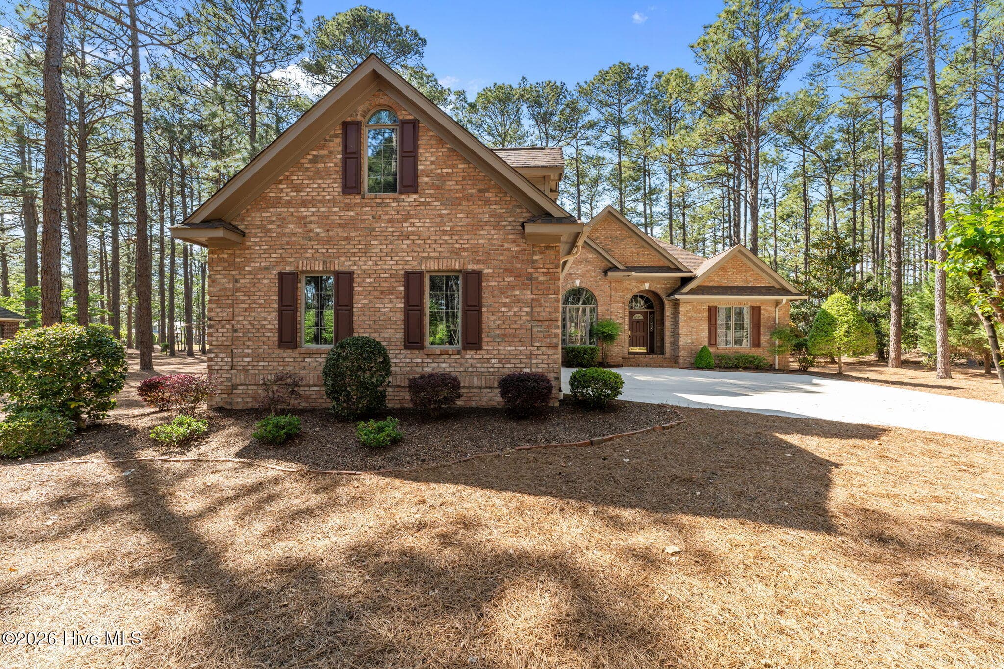 Single Family Residence at 28 Abbottsford Drive, Pinehurst, NC 28374, photo 3 of 51