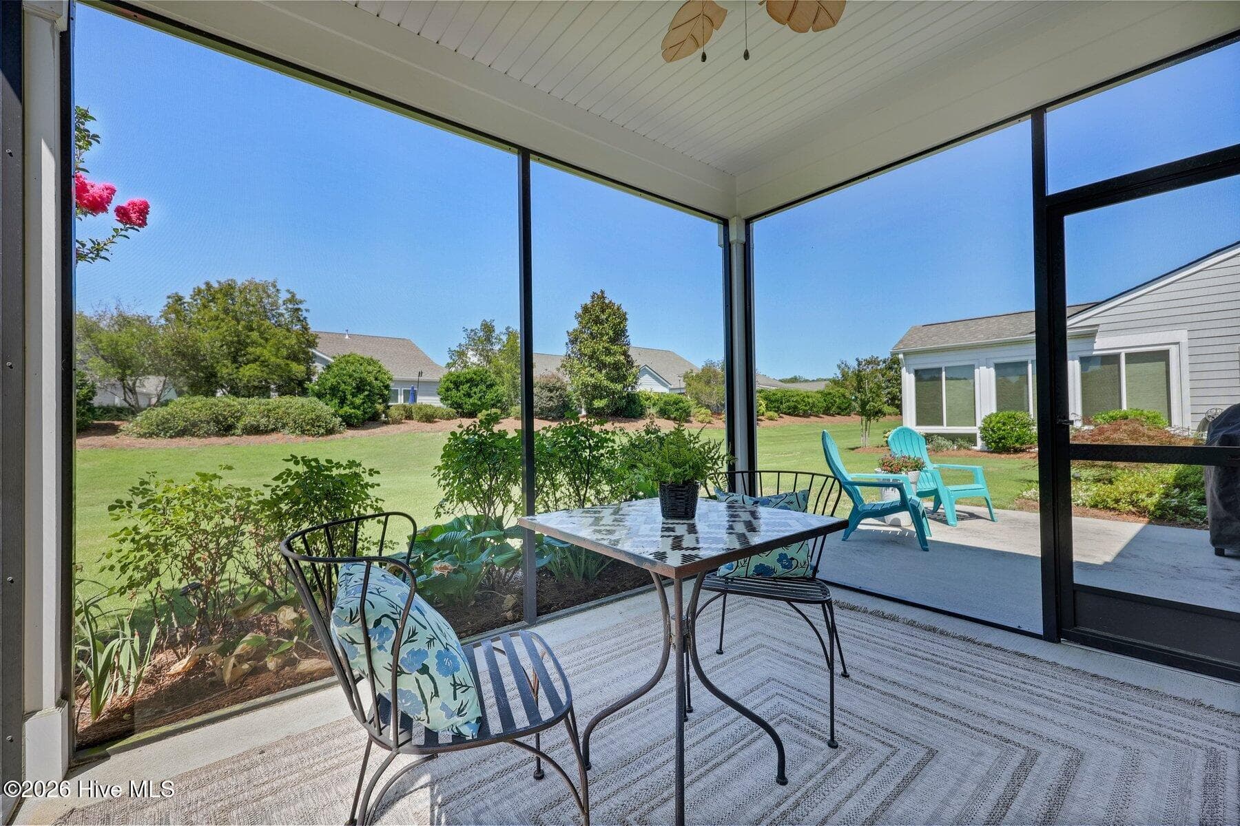 Single Family Residence at 665 Folsom Avenue, Wilmington, NC 28412, photo 3 of 5