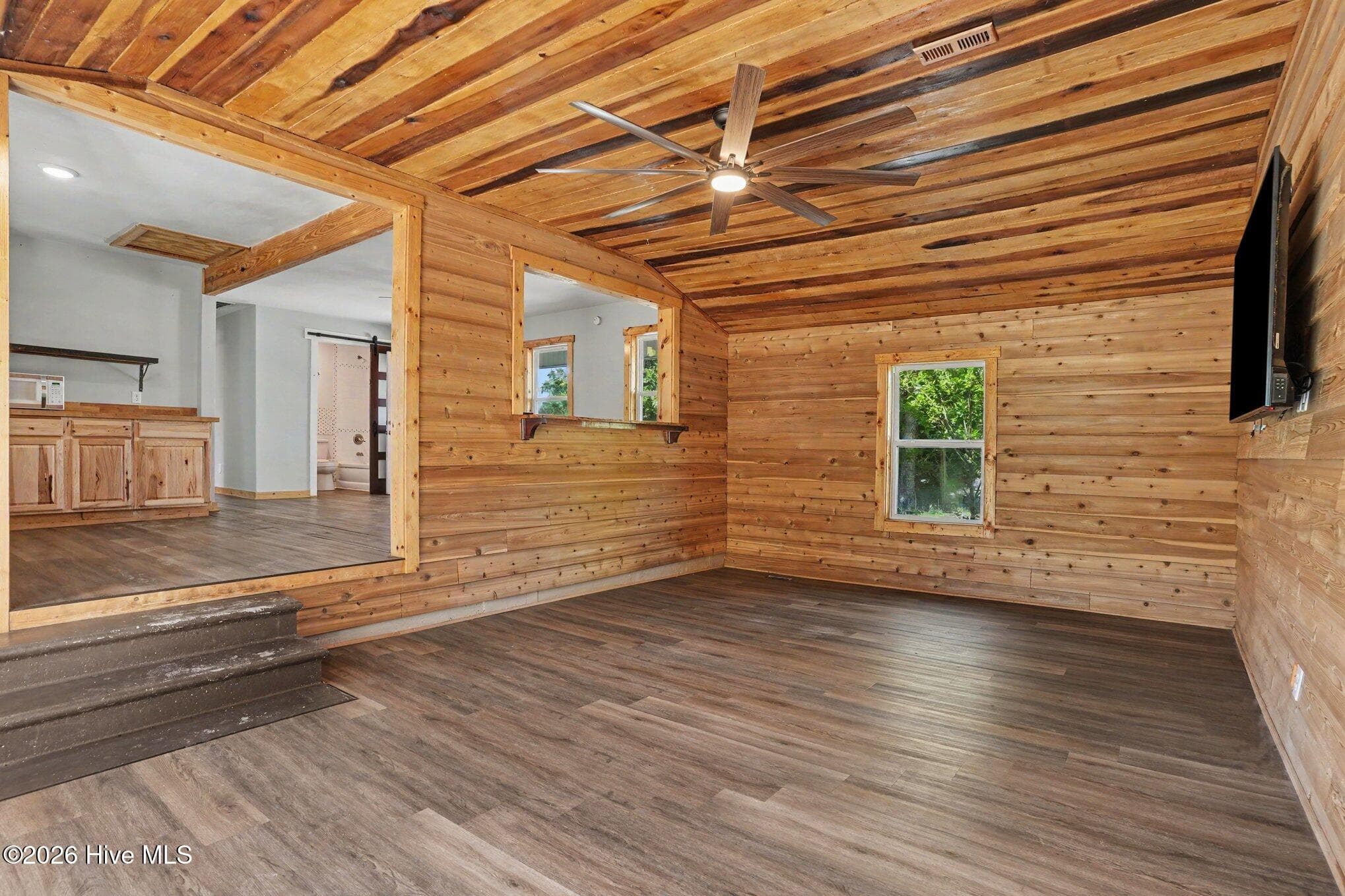 Single Family Residence at 124 N Middleton Avenue, Oak Island, NC 28465, Oak Island, photo 19 of 48