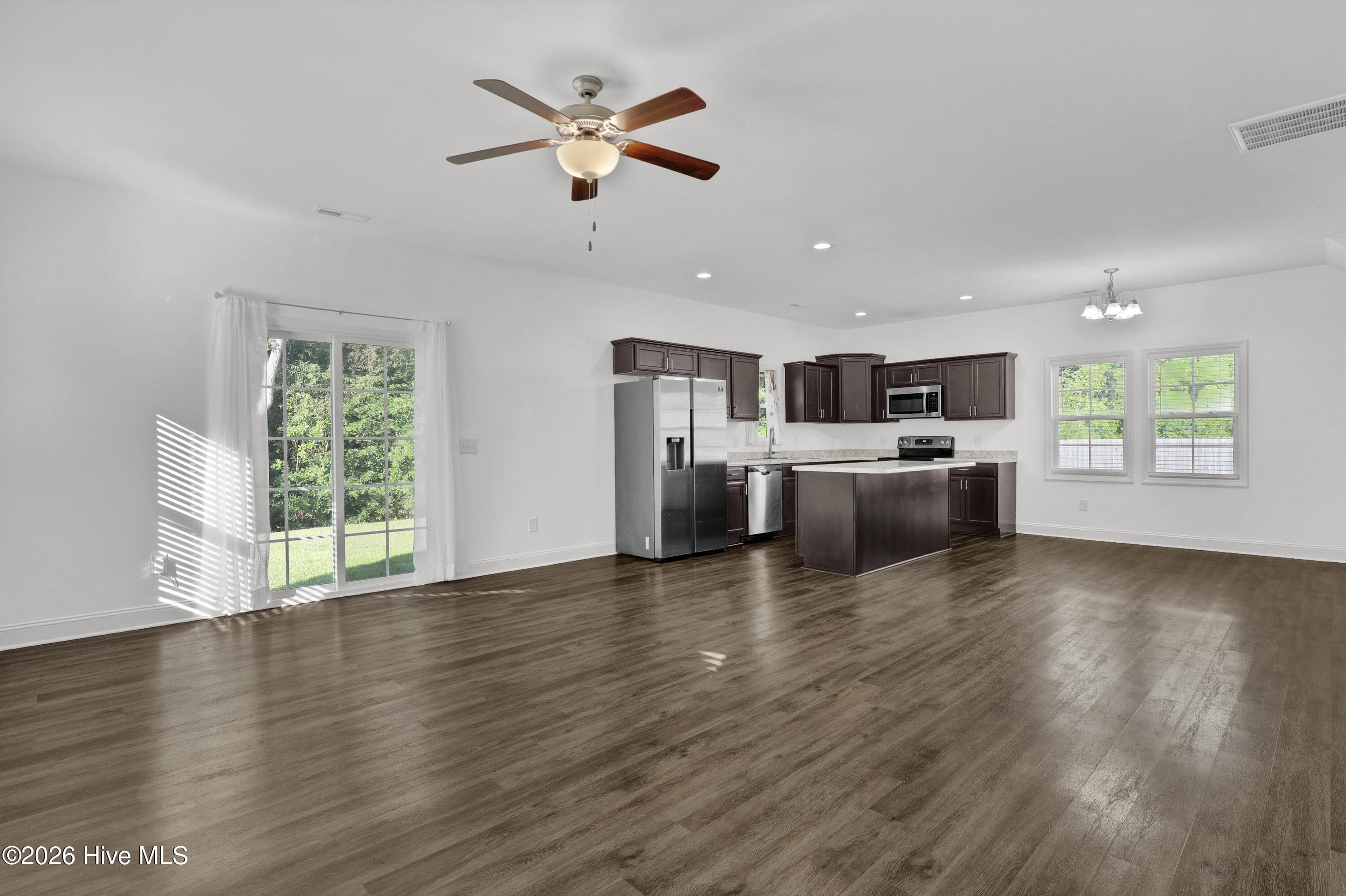 Single Family Residence at 512 Everett Glades, Sneads Ferry, NC 28460, photo 24 of 68