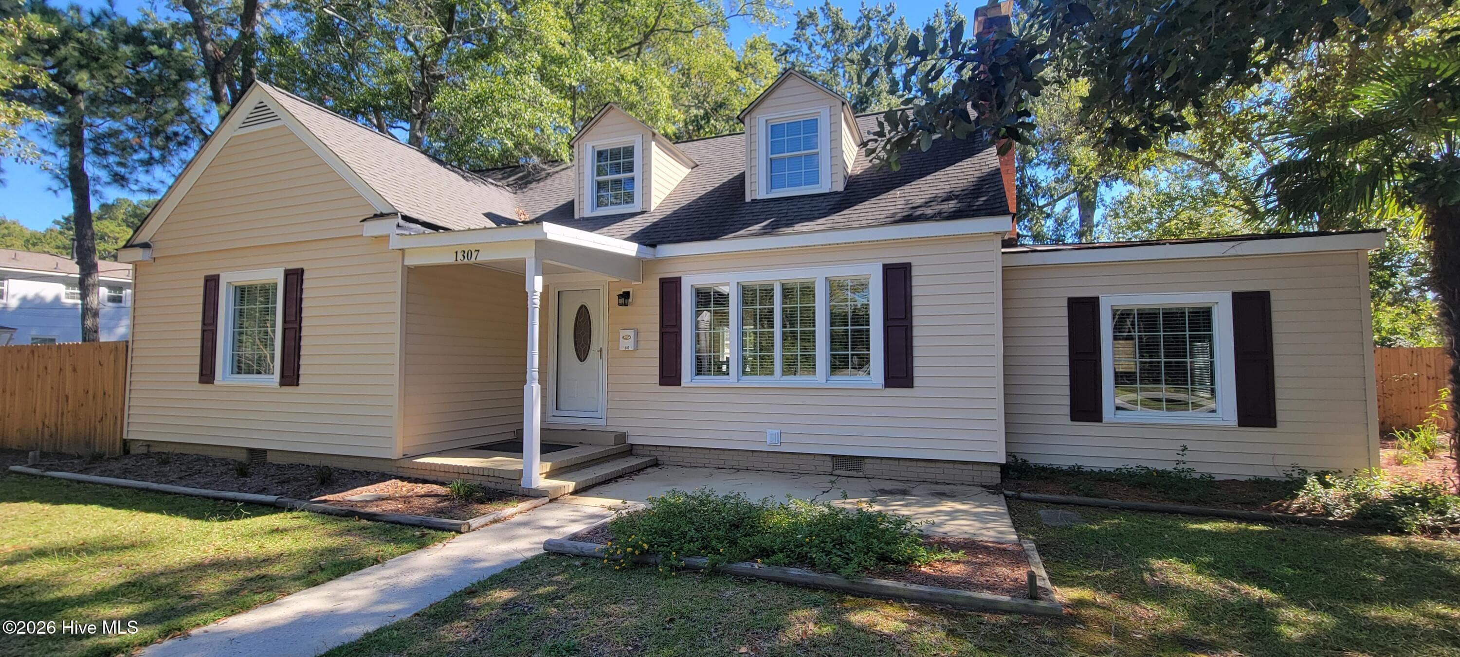 1307 N Respess Street, Washington, NC 27889