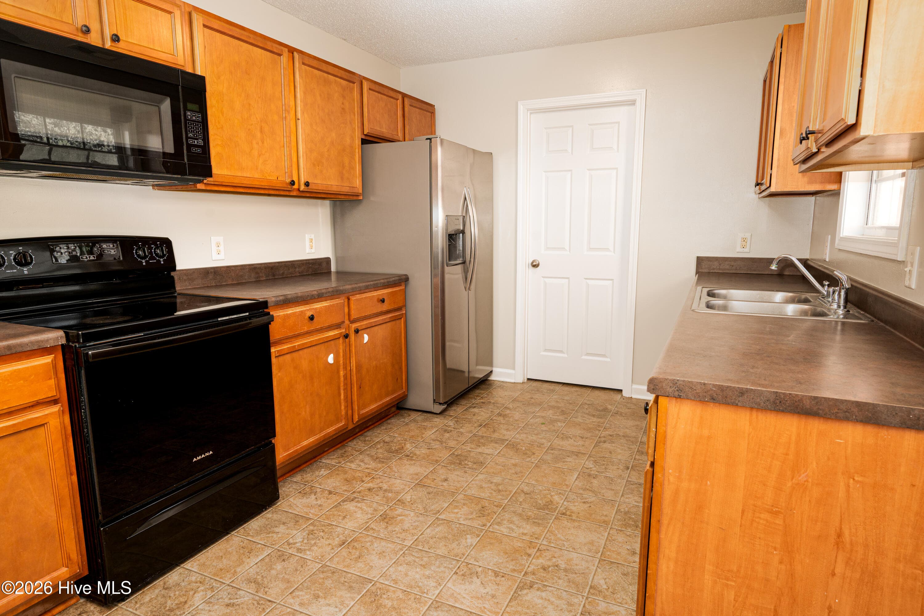 Single Family Residence at 2946 Judge Manly Drive, New Bern, NC 28562, photo 10 of 25