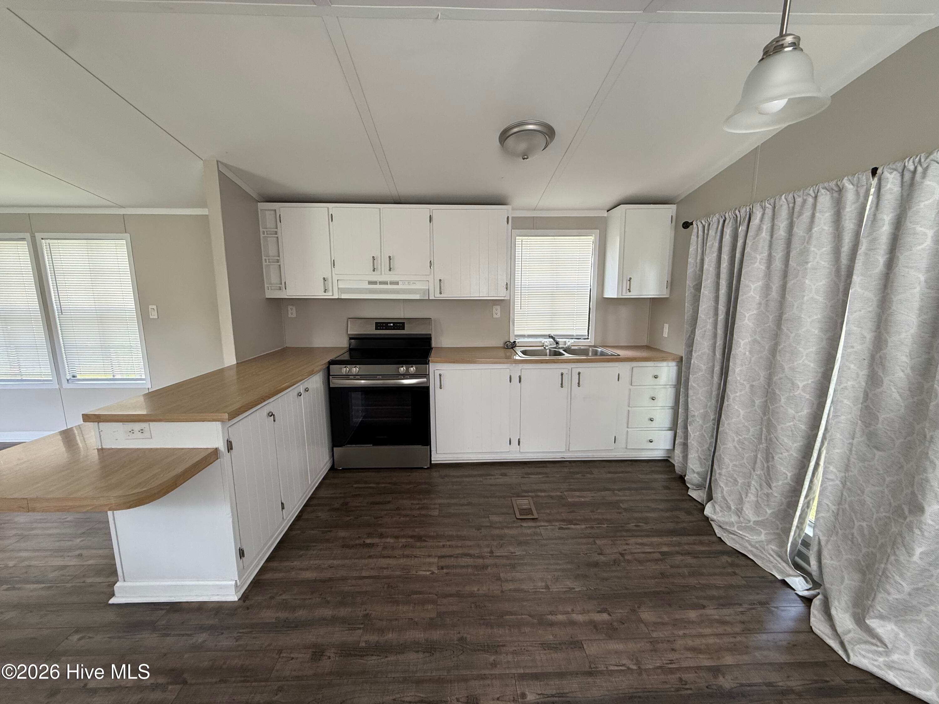 Manufactured Home at 15 Marlette Street, Hubert, NC 28539, photo 6 of 20