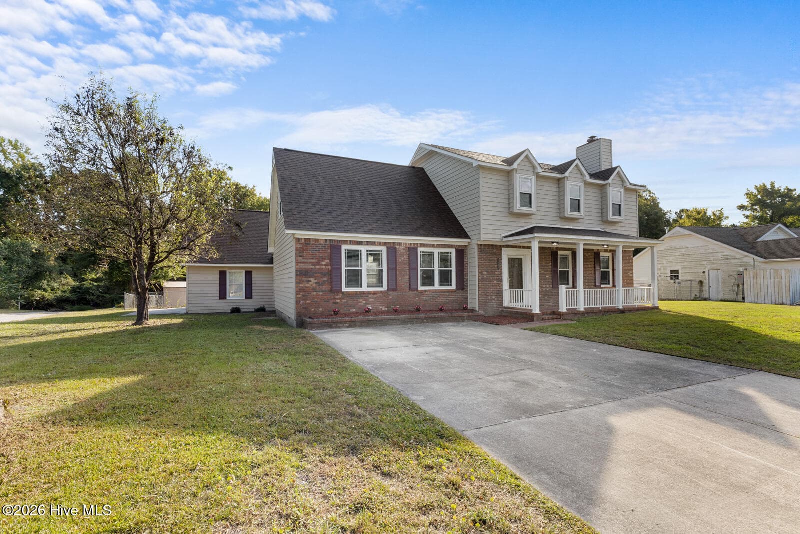 Single Family Residence at 2644 Idlebrook Circle, Midway Park, NC 28544, photo 3 of 43