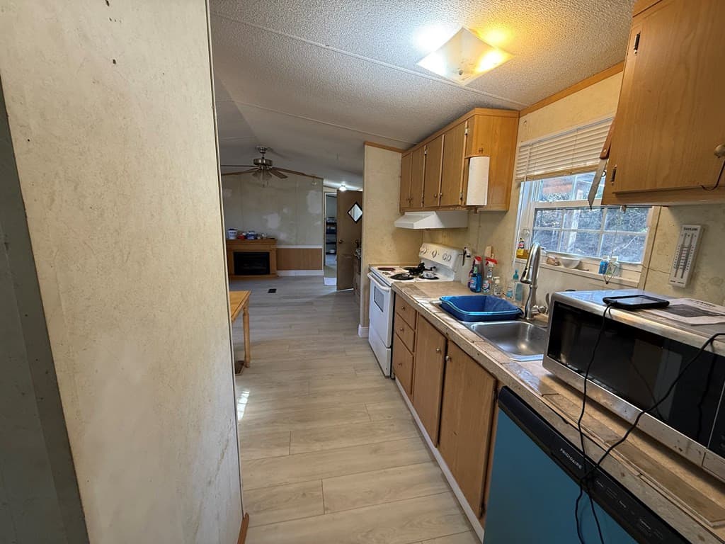 Manufactured Home at 108 Sue Lane, Murphy, NC 28906, Murphy, photo 6 of 14