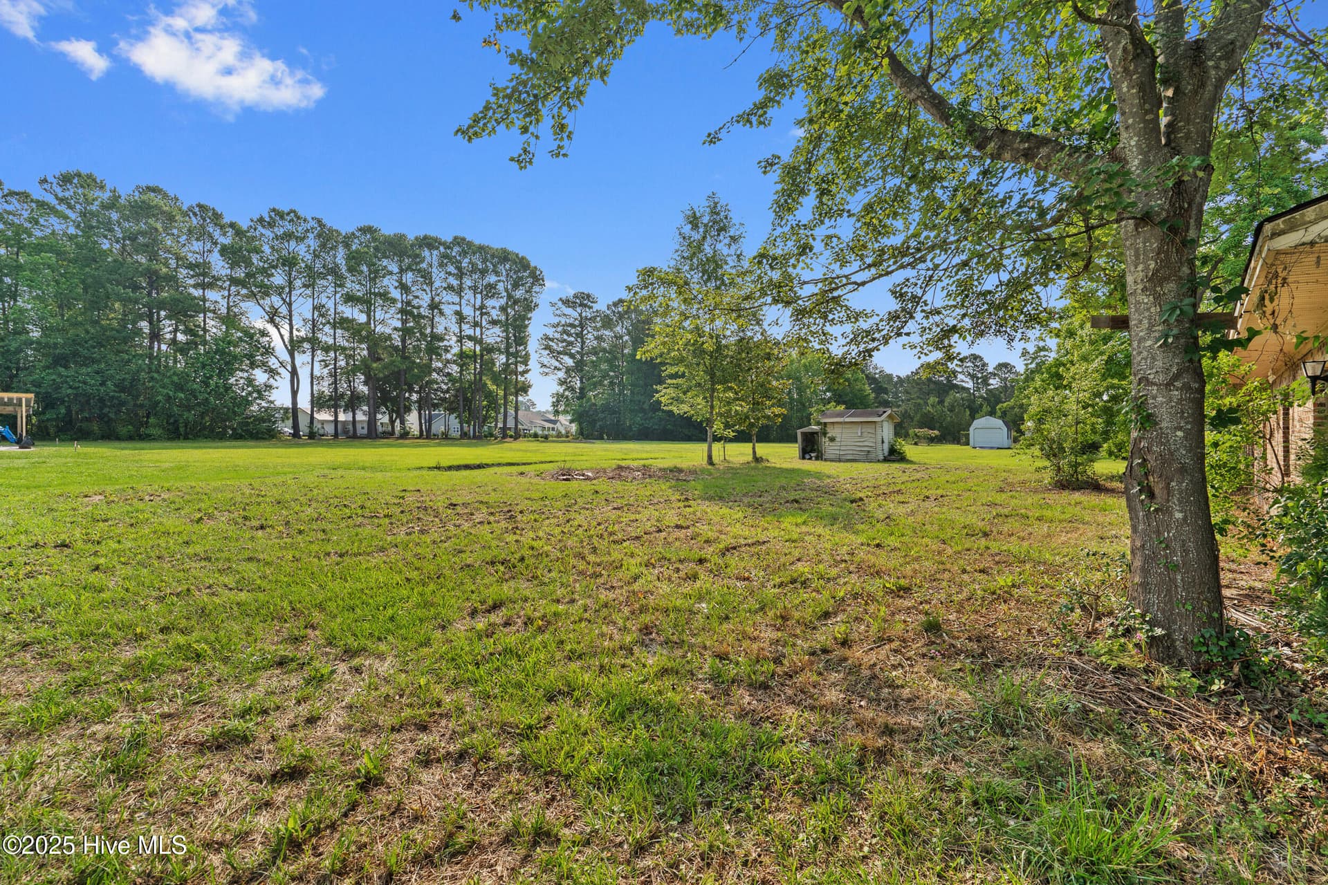 Manufactured Home at 670 Calabash Road NW, Calabash, NC 28467, photo 2 of 2