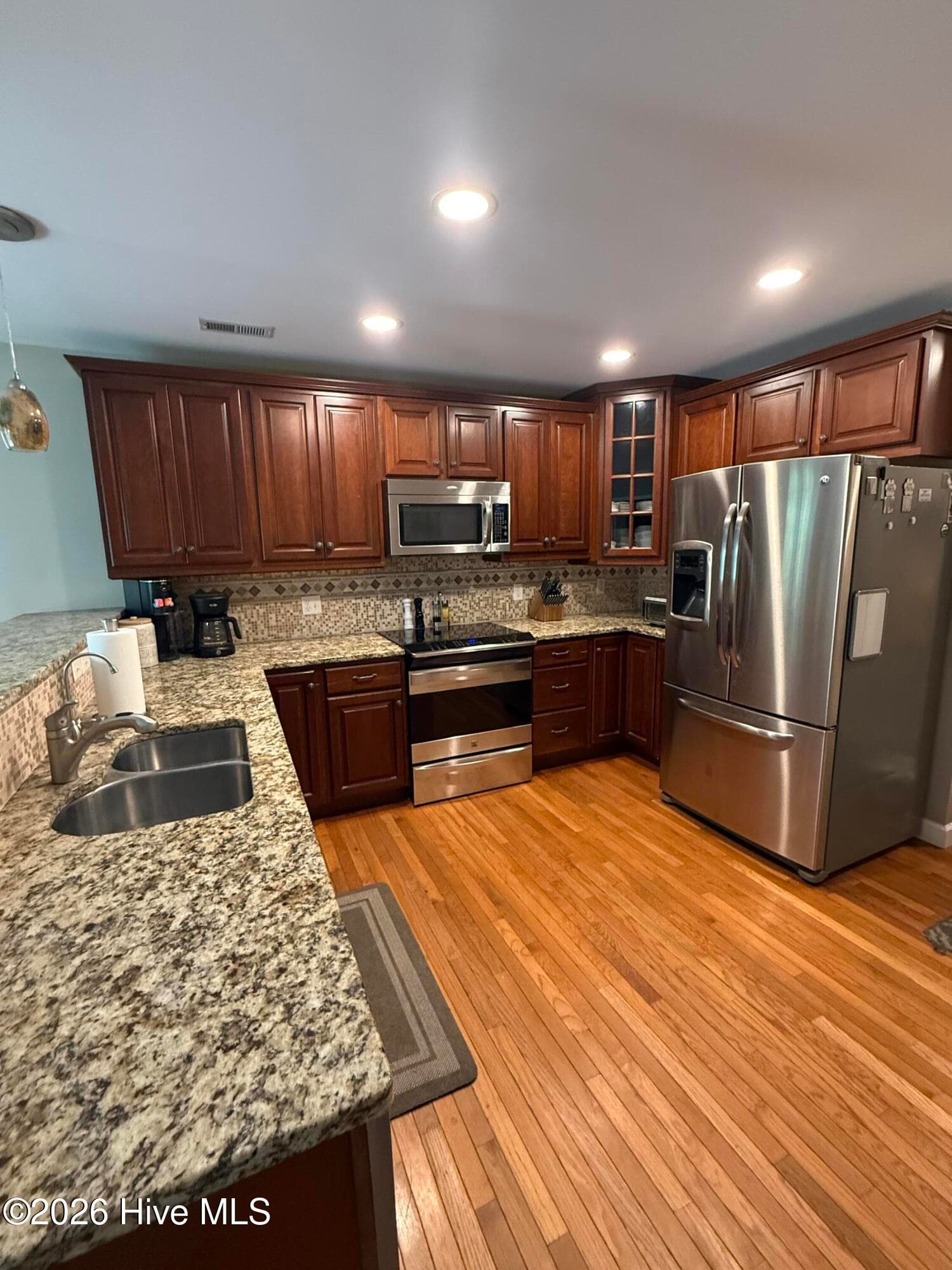 Single Family Residence at 303 Oakmont Drive, Hampstead, NC 28443, photo 13 of 41