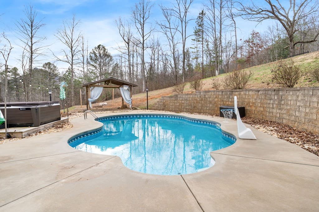Single Family Residence at 202 Bell Orchard Drive, Hayesville, NC 28904, photo 7 of 43
