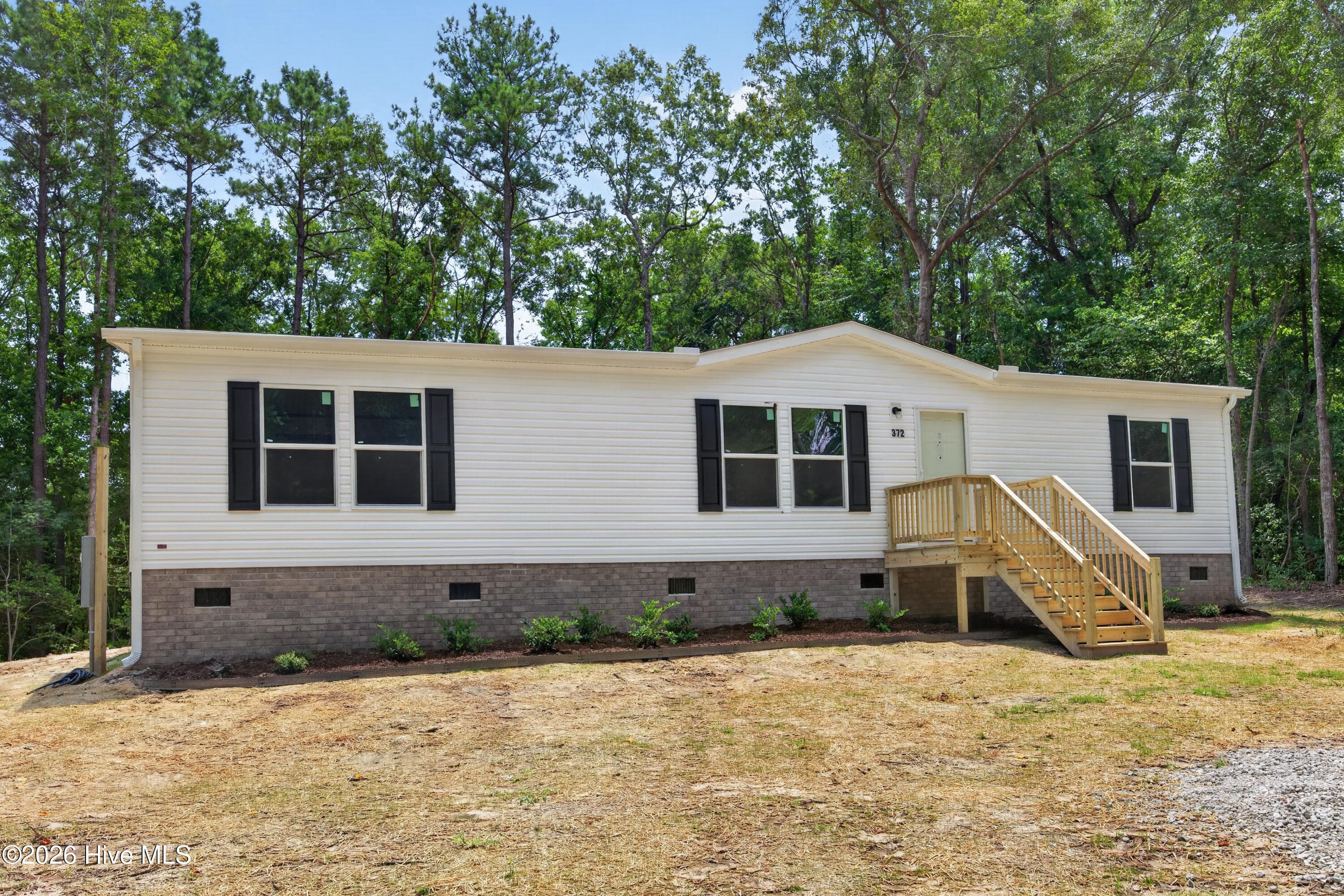 Manufactured Home at 372 Mallard Roost Drive, Burgaw, NC 28425, photo 5 of 44