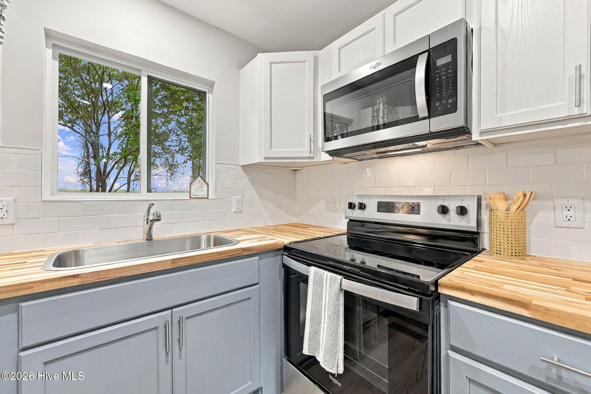 Single Family Residence at 23526 Nc 33 E, Aurora, NC 27806, photo 14 of 44