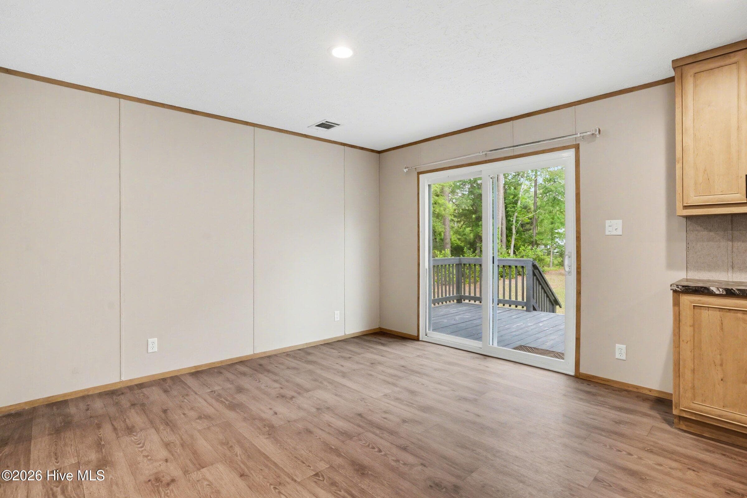Manufactured Home at 335 Ridgewood Drive NW, Calabash, NC 28467, photo 18 of 39