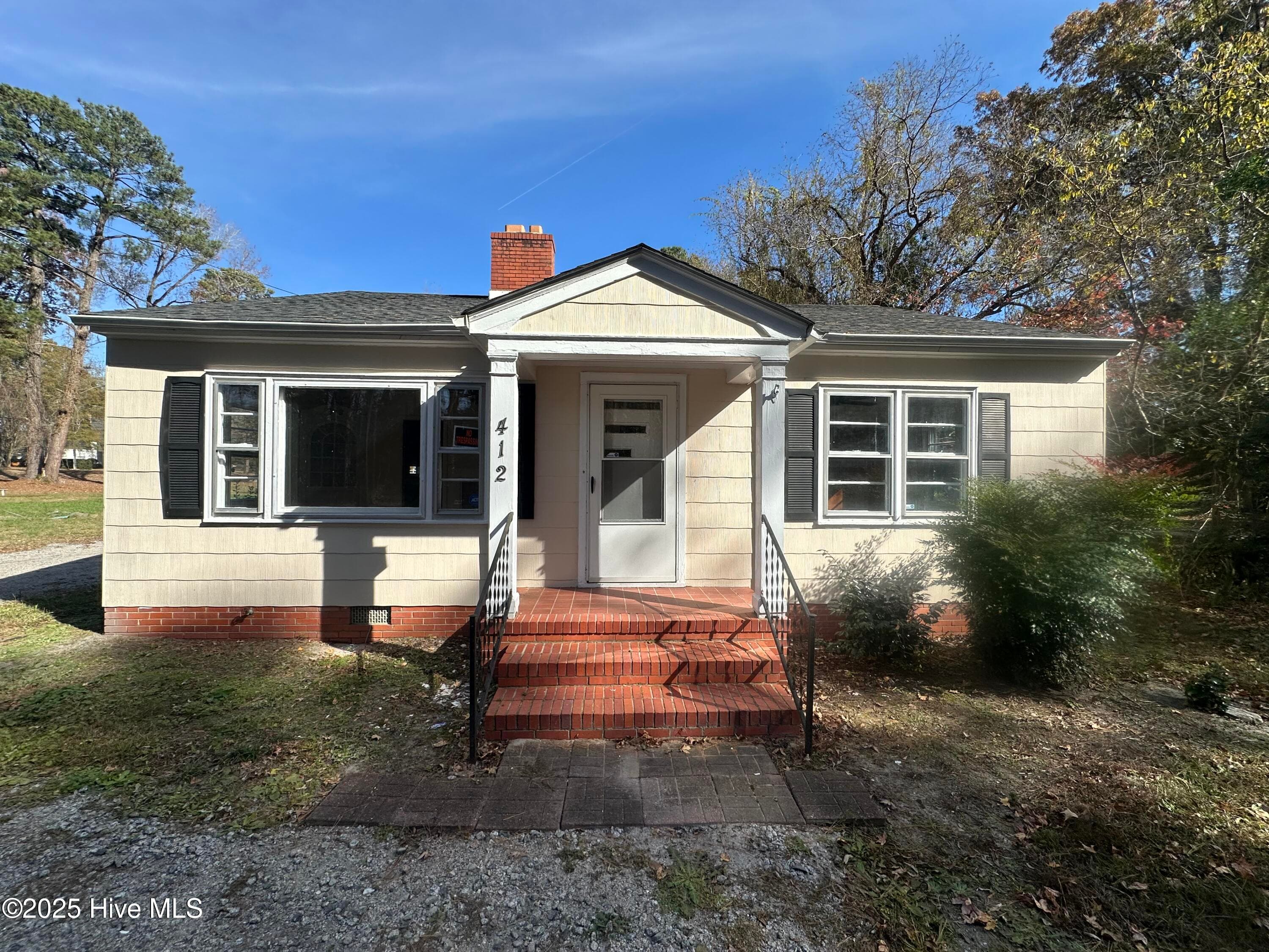 Single Family Residence at 412 Lanoca Avenue, Laurinburg, NC 28352, photo 5 of 24