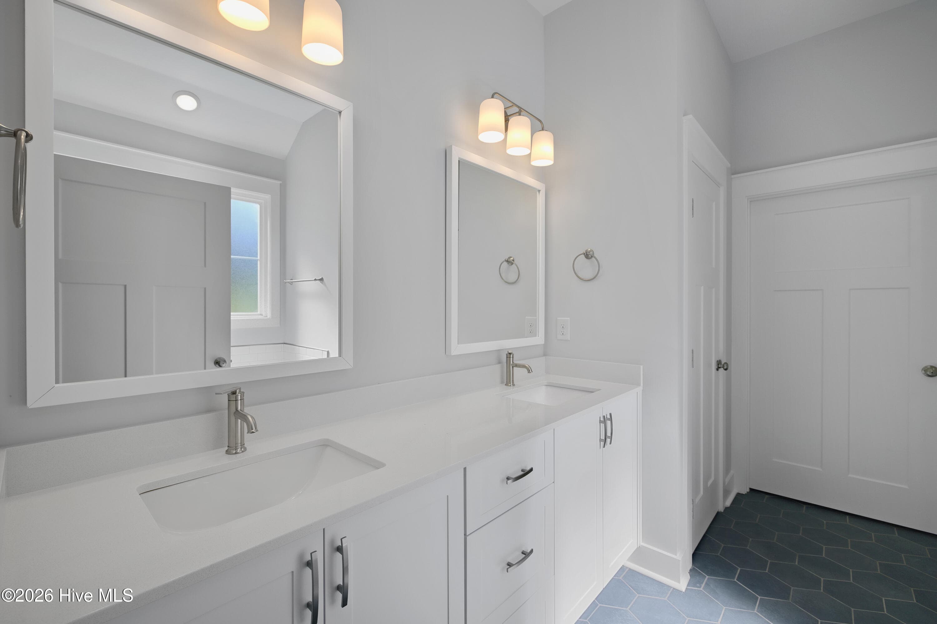 Ensuite bathroom - 458 Longshadow Drive, Aiken, SC 29803