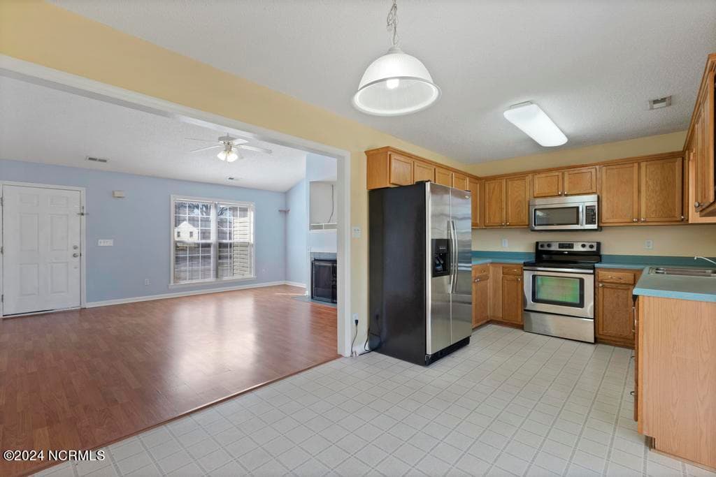 Single Family Residence at 1302 Davis Street, Jacksonville, NC 28540, photo 6 of 23