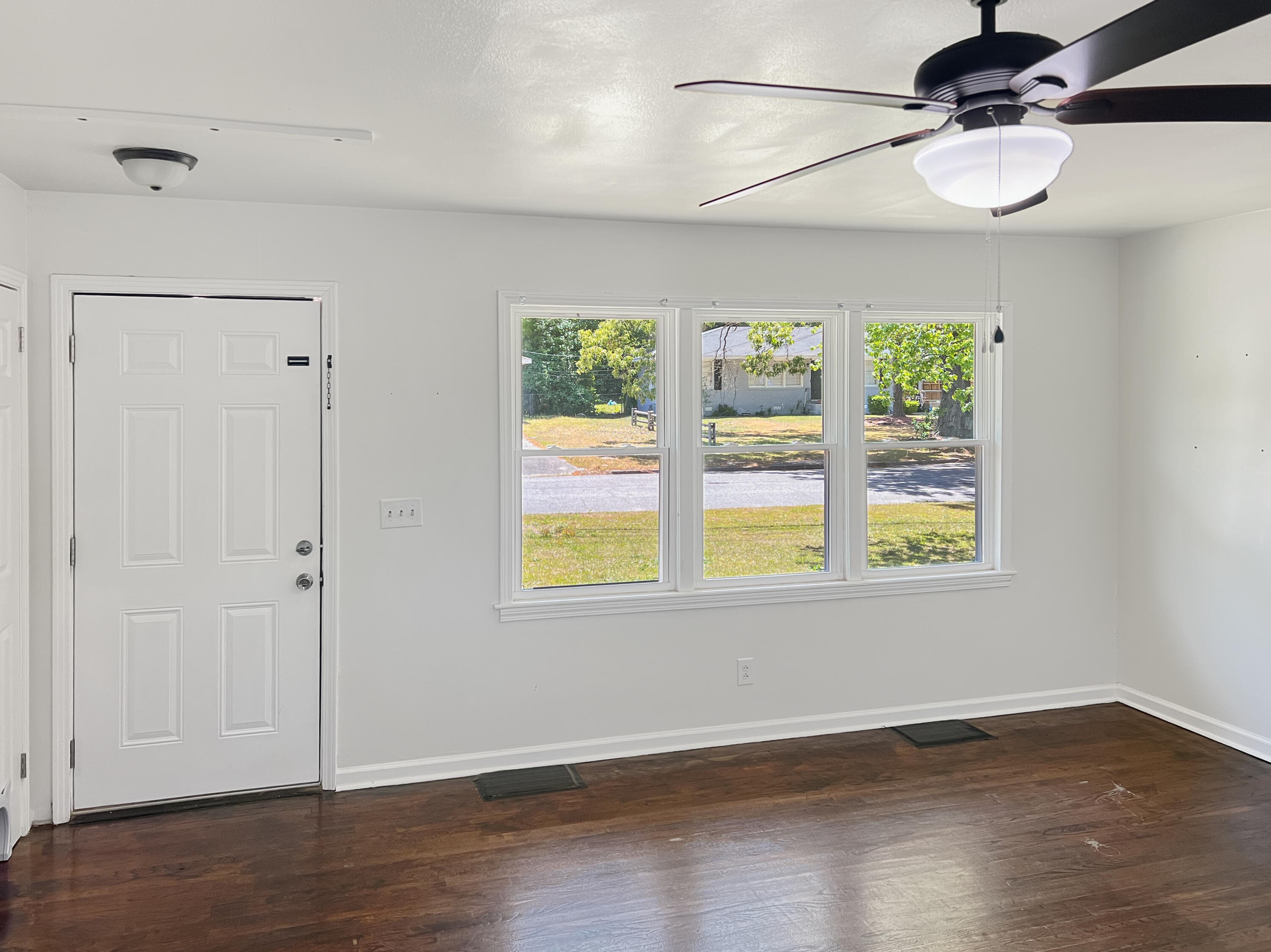 Single Family Residence at 1909 Melrose Drive, Augusta, GA 30906, photo 5 of 27