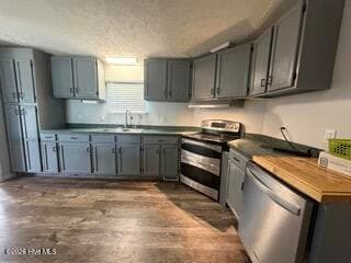 Manufactured Home at 3760 Sean Drive, La Grange, NC 28551, photo 13 of 55