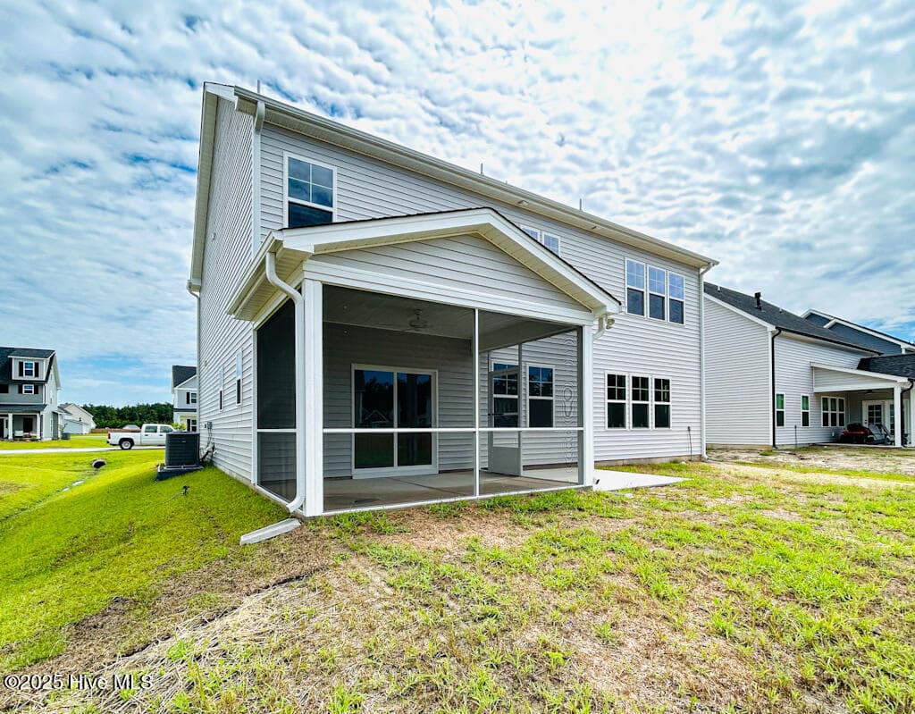 Single Family Residence at 504 Yellow Birch Way, Hubert, NC 28539, photo 13 of 90