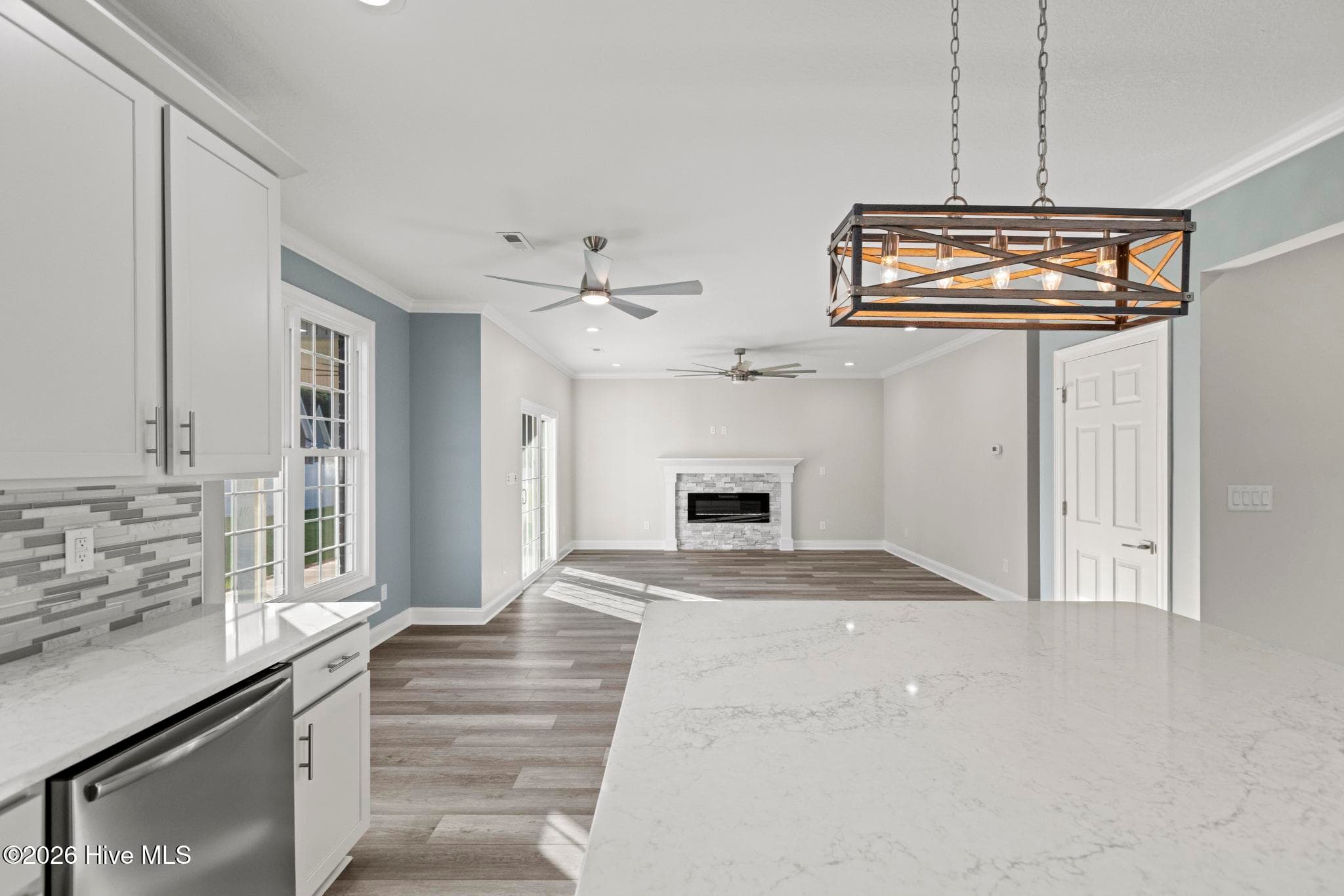 Single Family Residence at 401 King Richard Court, Jacksonville, NC 28546, photo 11 of 46