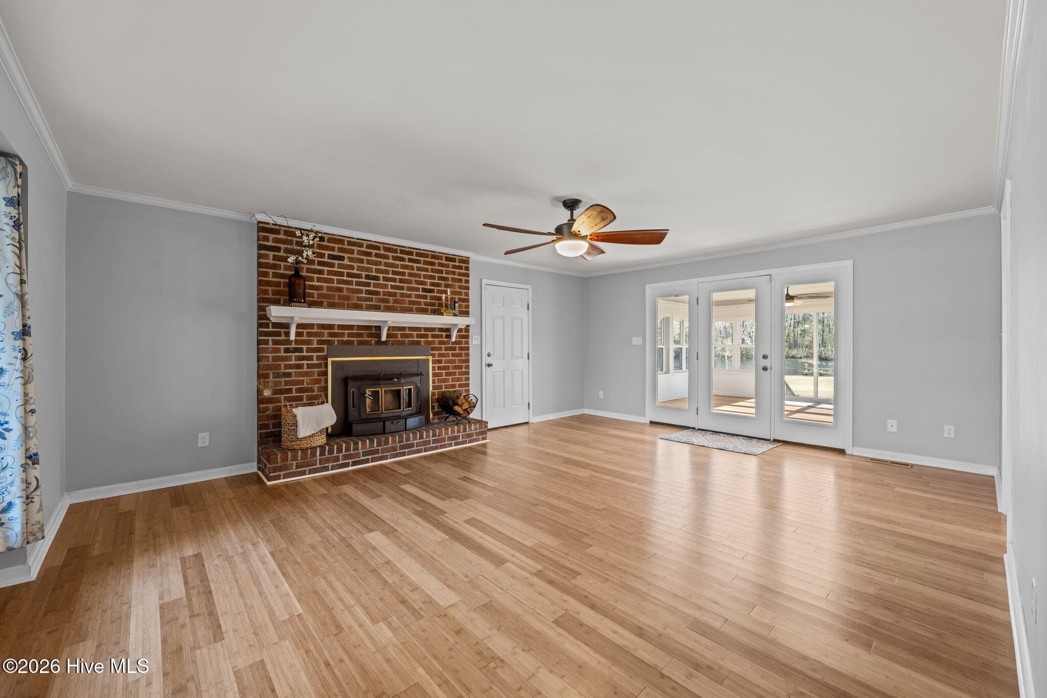 Den - 236 Shoreline Drive, New Bern, NC 28562