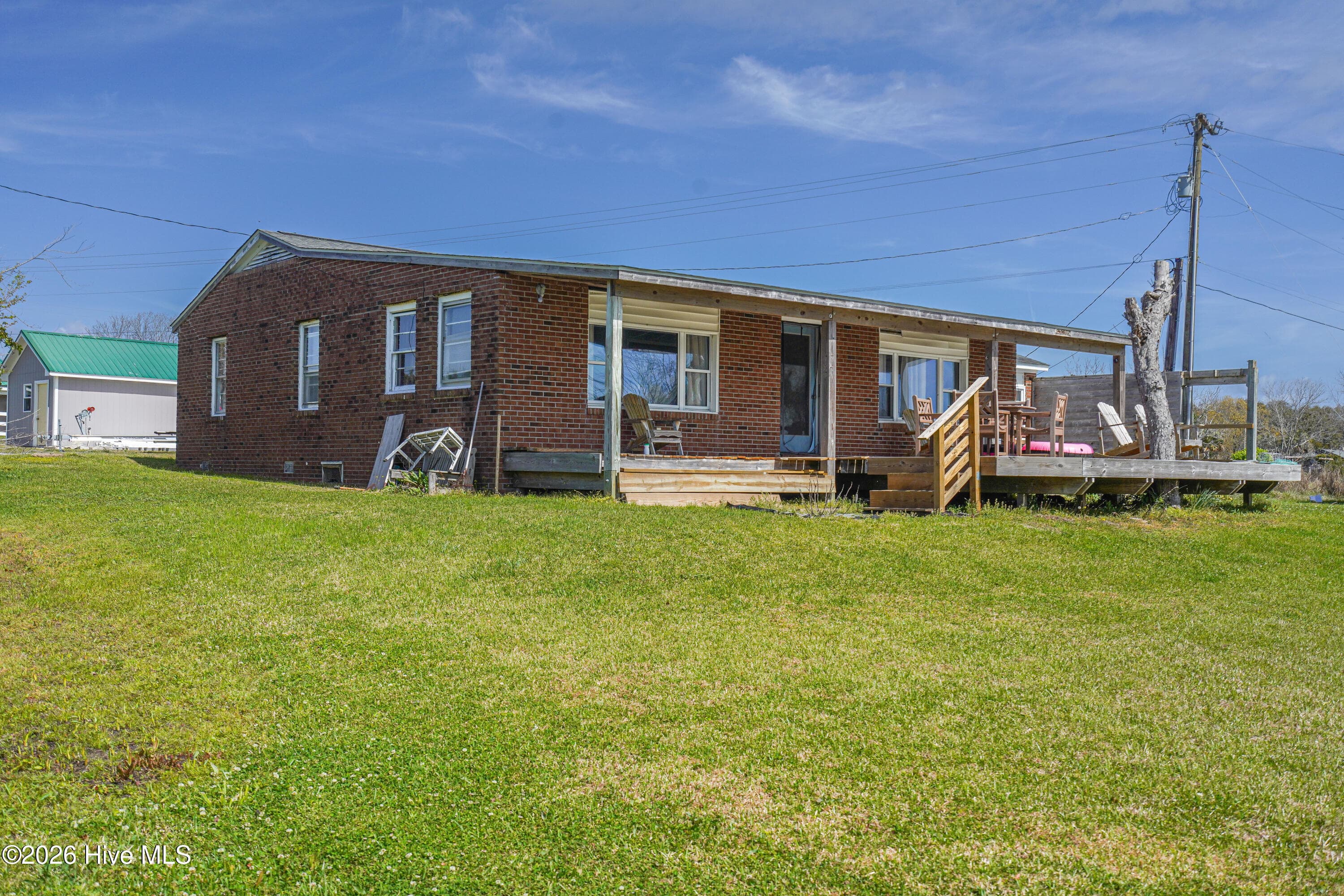 Single Family Residence at 258 Shell Rock Landing Road, Hubert, NC 28539, photo 2 of 29