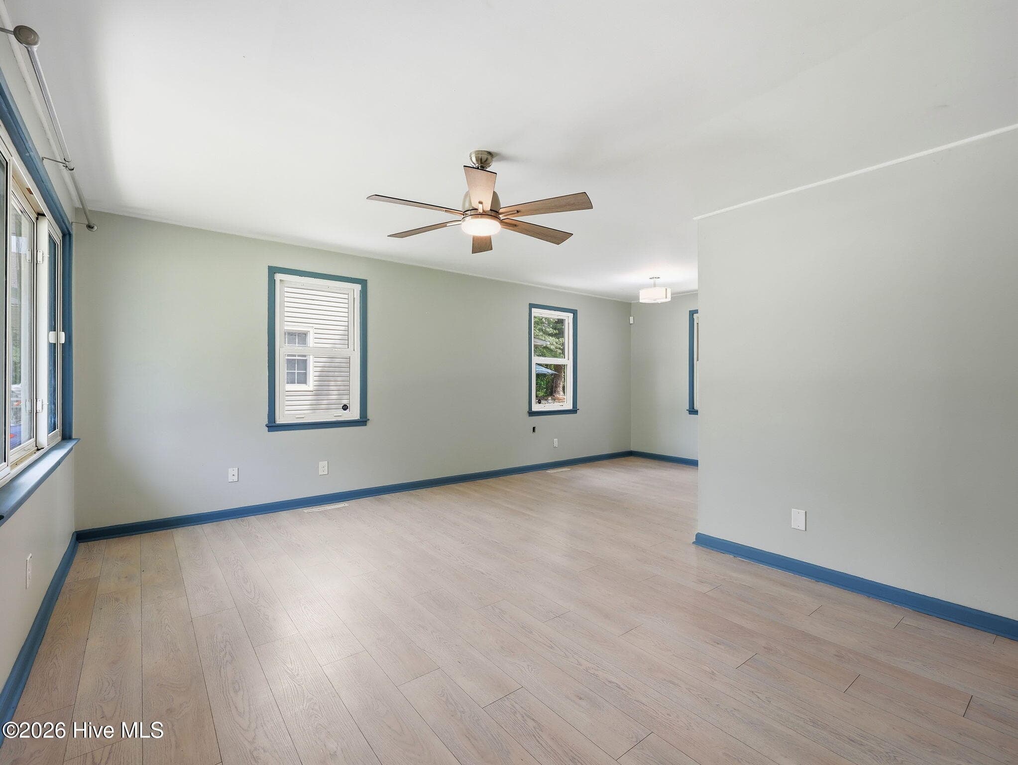 Single Family Residence at 508 Oak Lane, Jacksonville, NC 28540, photo 6 of 35