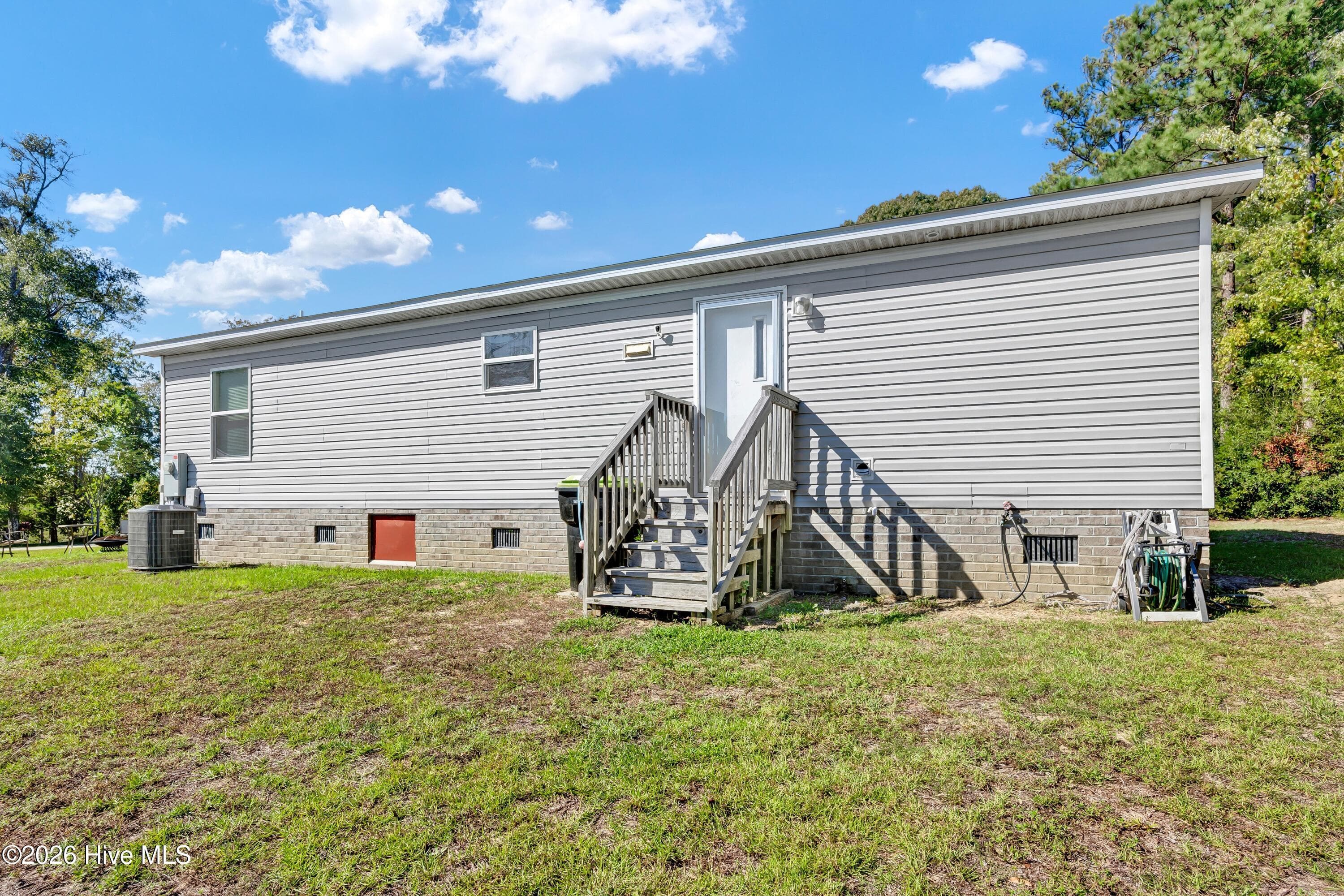 Manufactured Home at 4551 Salem Lane SW, Shallotte, NC 28470, photo 25 of 41