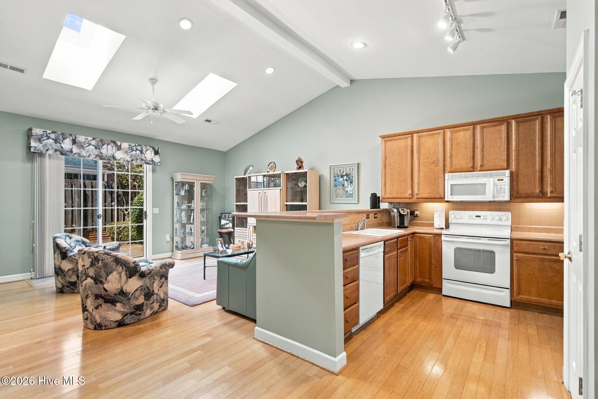 Townhouse at 5006 Carleton Drive Unit 137, Wilmington, NC 28403, photo 7 of 34