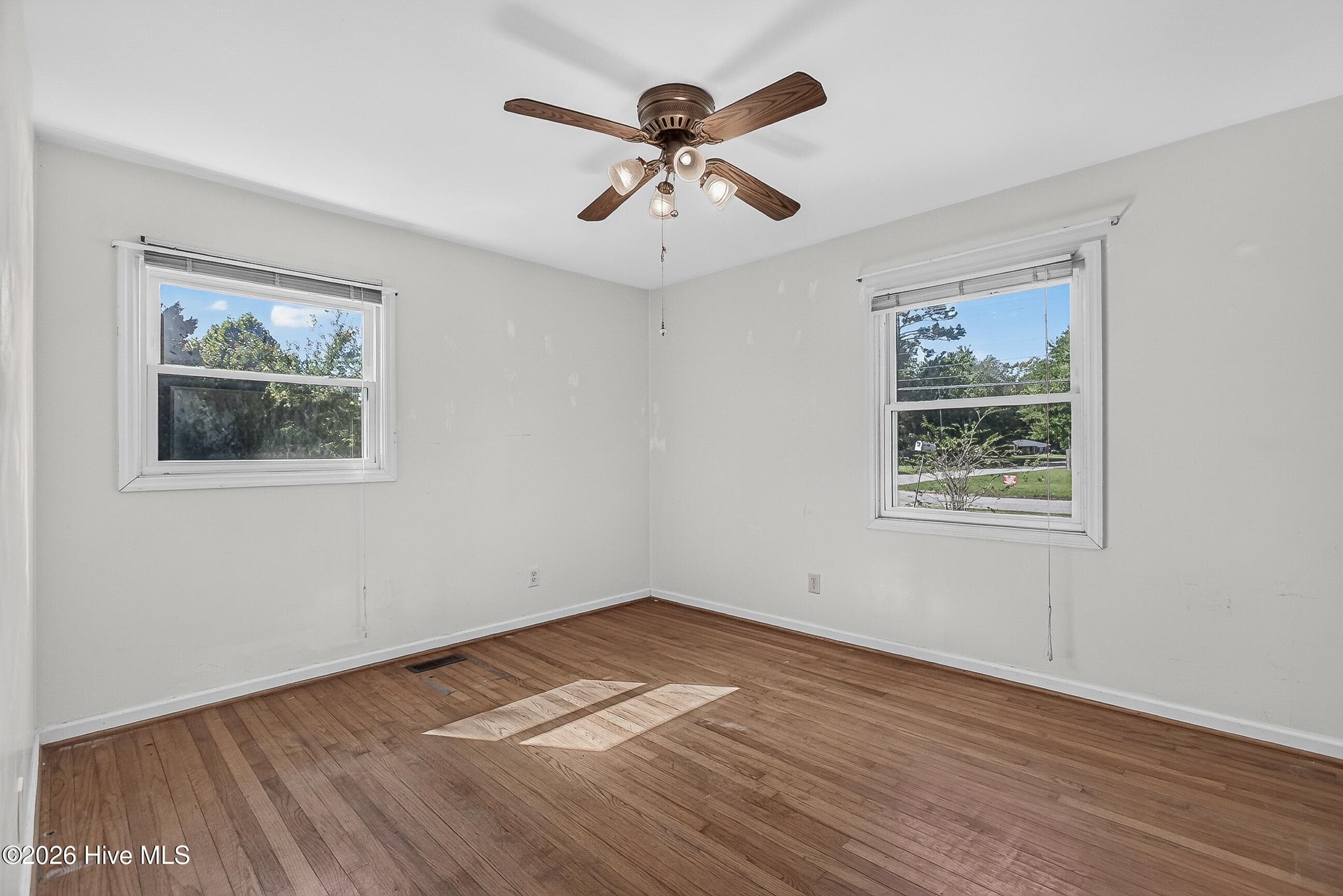 Single Family Residence at 115 Shamrock Drive, Jacksonville, NC 28540, photo 22 of 38