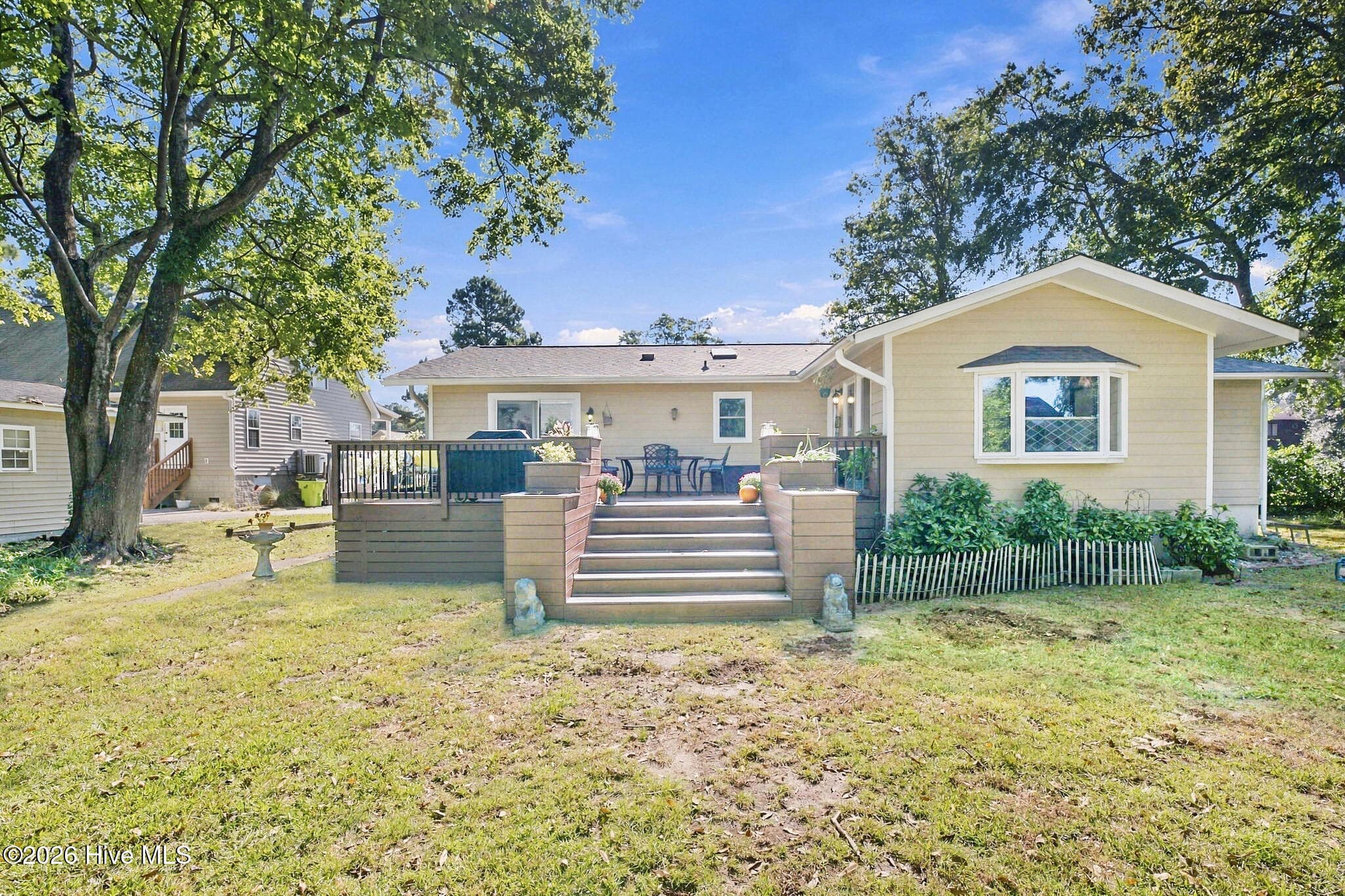Single Family Residence at 108 Portside Lane, New Bern, NC 28562, photo 27 of 32