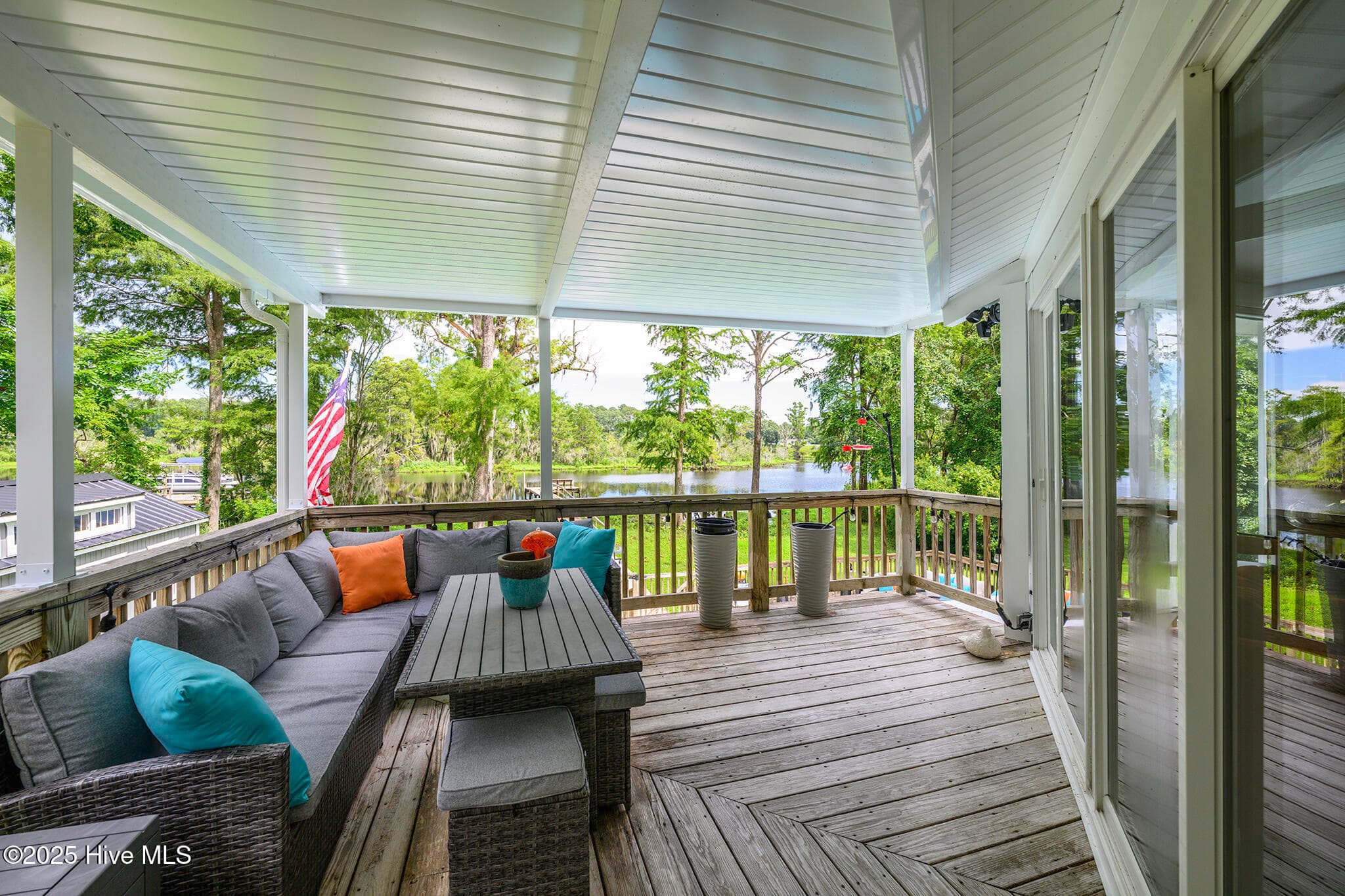 Single Family Residence at 210 Gangplank Road, New Bern, NC 28562, photo 5 of 86