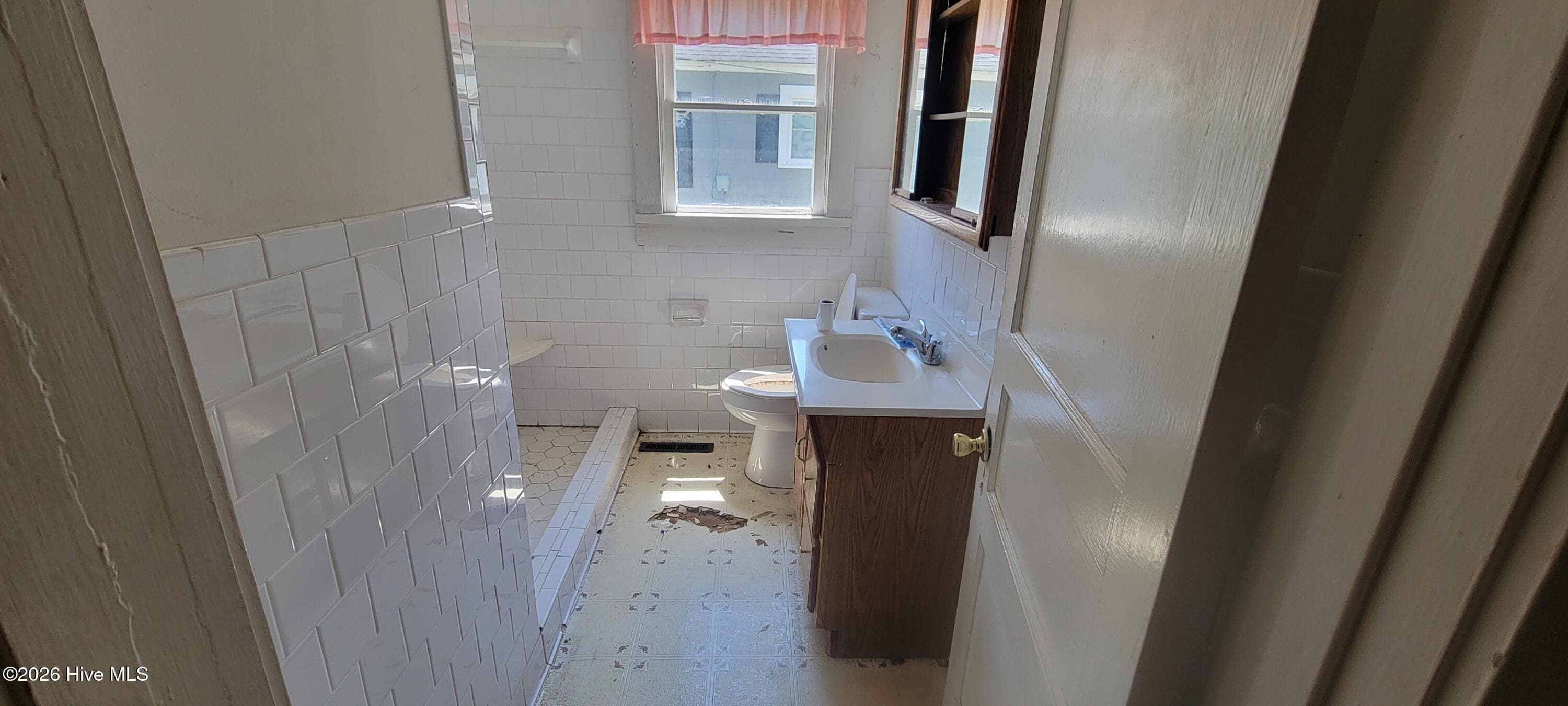 BATHROOM - 329 E 11th Street, Washington, NC 27889